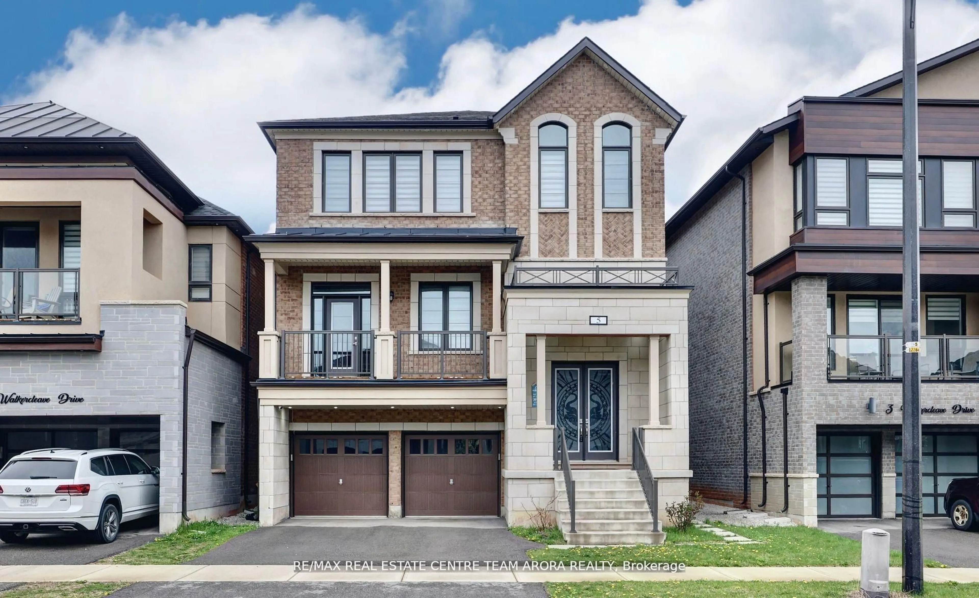 Home with brick exterior material, street for 5 Walkercleave Dr, Brampton Ontario L6X 5R4