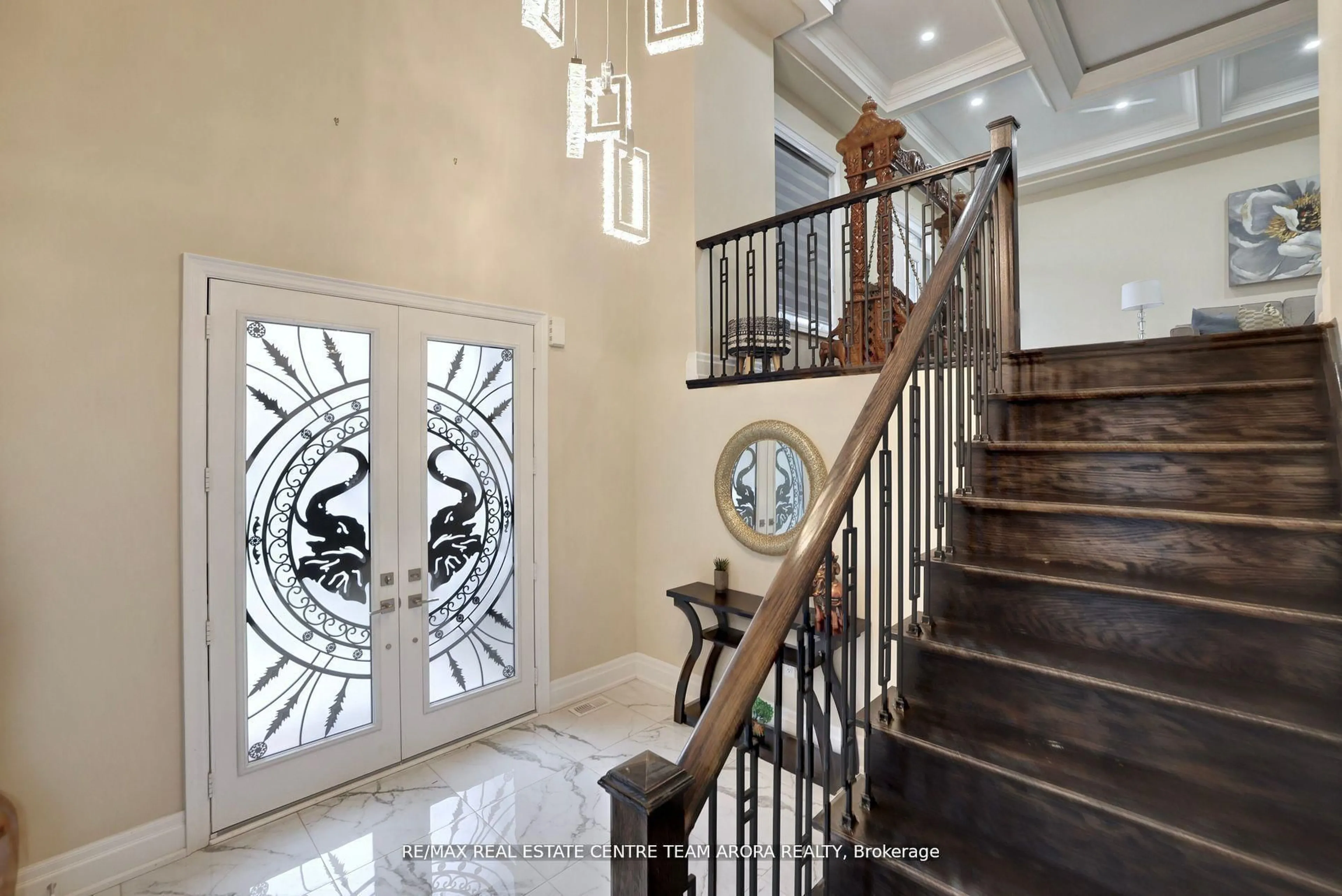 Indoor entryway for 5 Walkercleave Dr, Brampton Ontario L6X 5R4