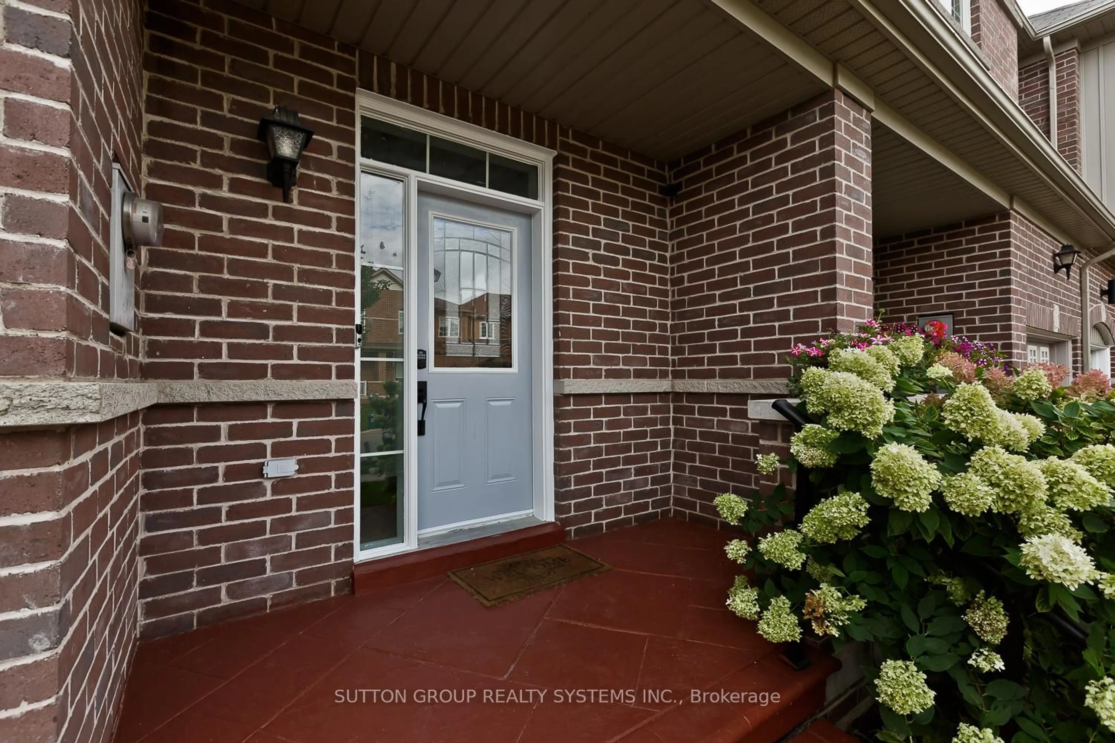 Indoor entryway for 355 Hobbs Cres, Milton Ontario L9T 0J3