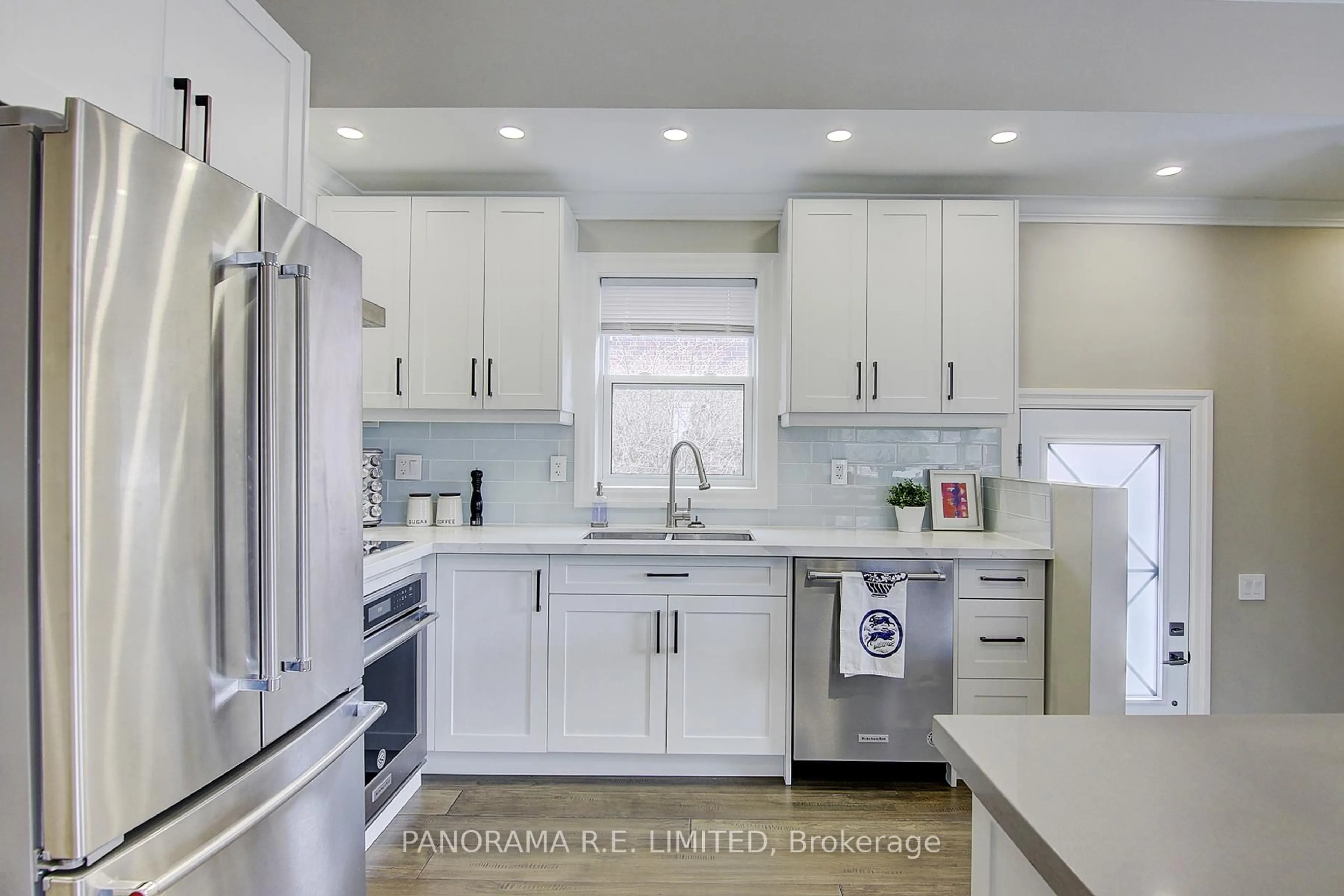 Unknown for 50 Maydolph Rd, Toronto Ontario M9B 1W5