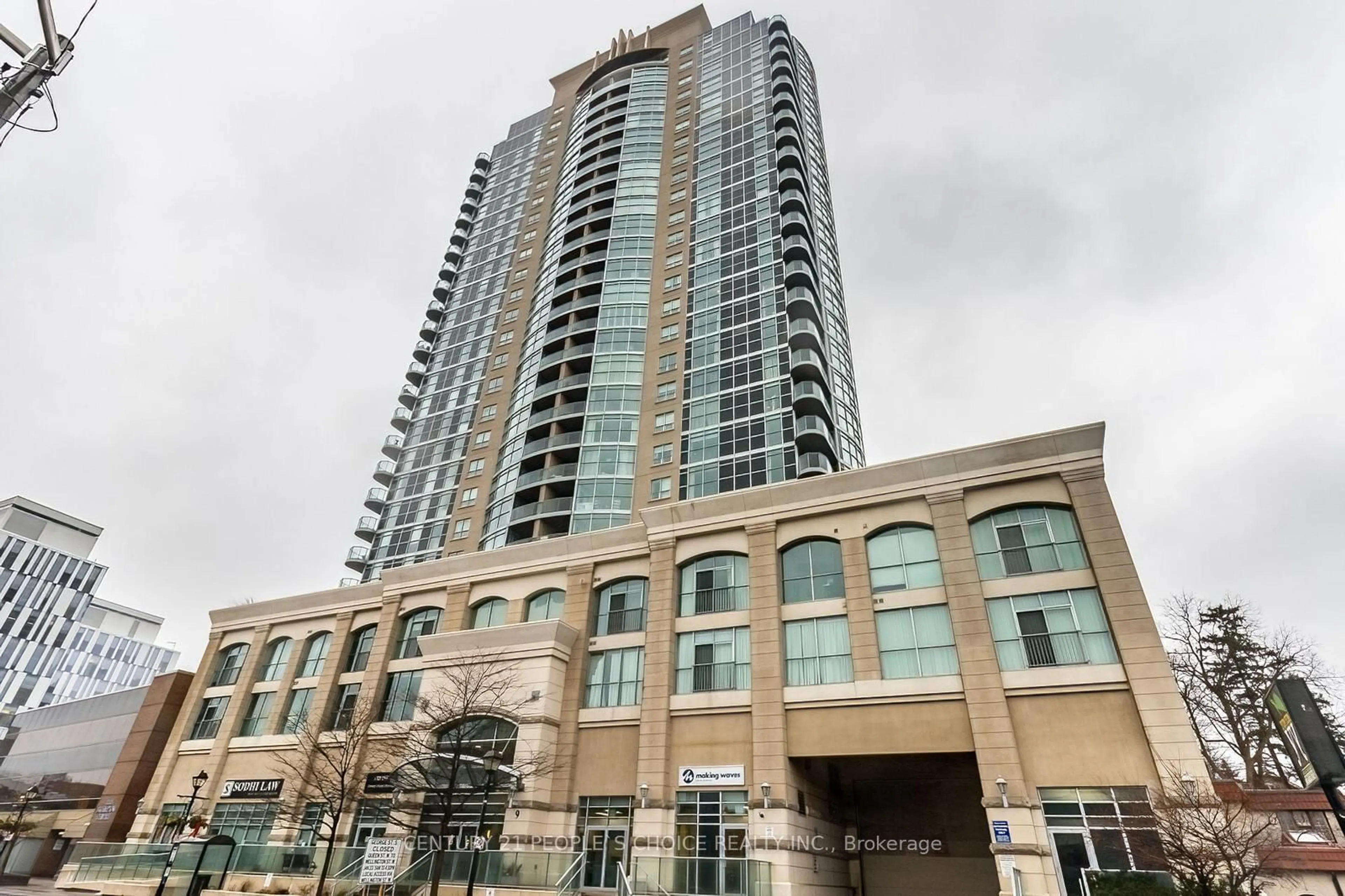 Indoor foyer for 9 George St #1512, Brampton Ontario L6X 0T6