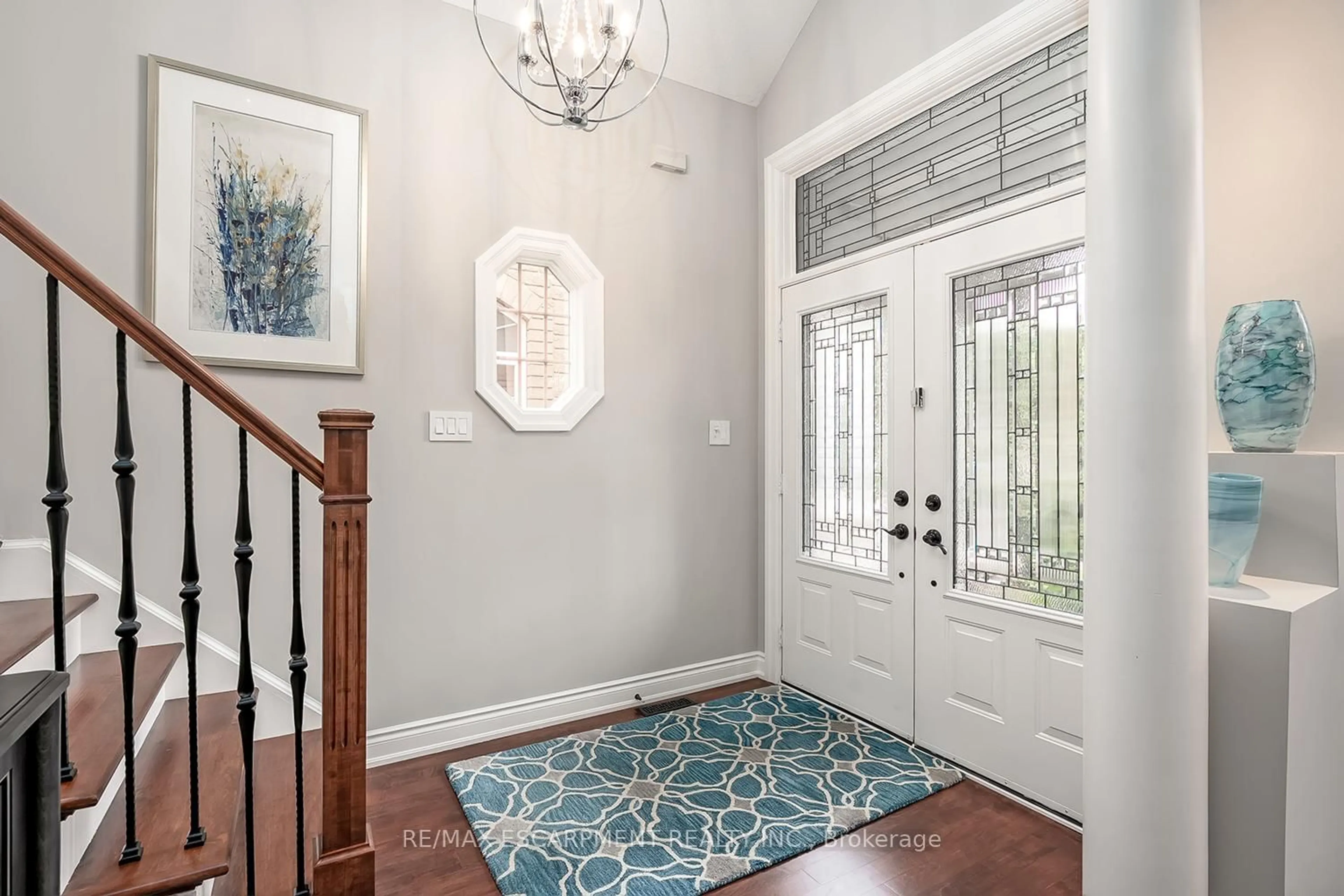 Indoor entryway for 4304 Taywood Dr, Burlington Ontario L7M 4S7