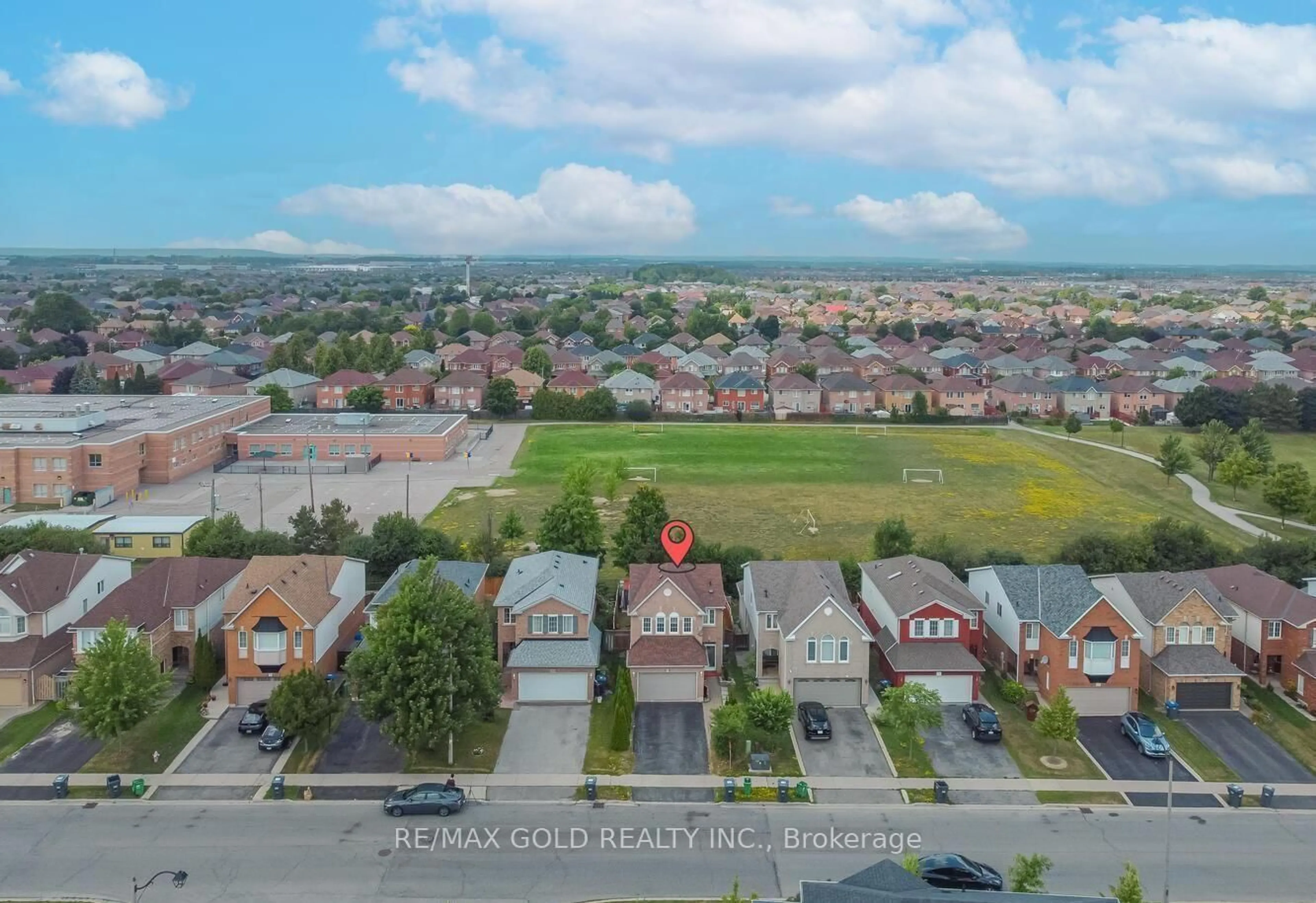 A pic from outside/outdoor area/front of a property/back of a property/a pic from drone, unknown for 89 Black Forest Dr, Brampton Ontario L6R 2E6