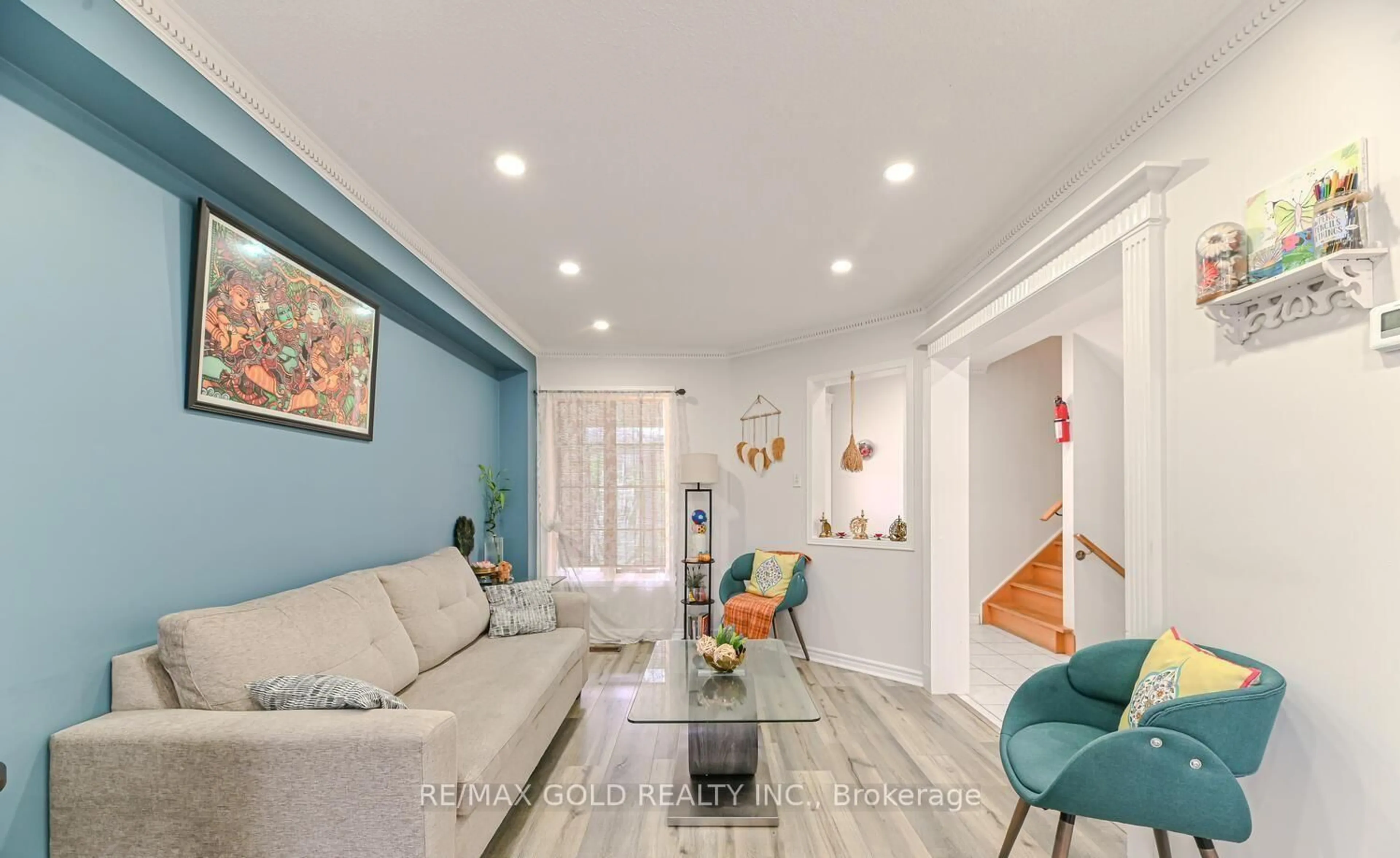 Living room with furniture, unknown for 89 Black Forest Dr, Brampton Ontario L6R 2E6