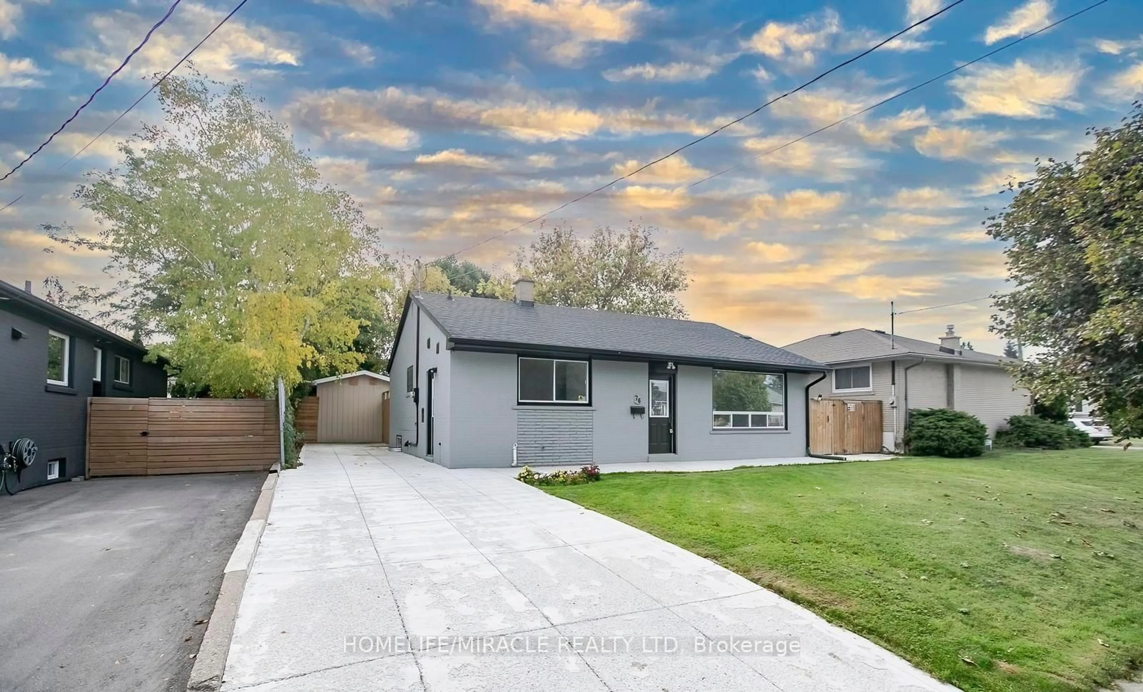 Home with brick exterior material, street for 76 Raylawn Cres, Halton Hills Ontario L7G 4N1