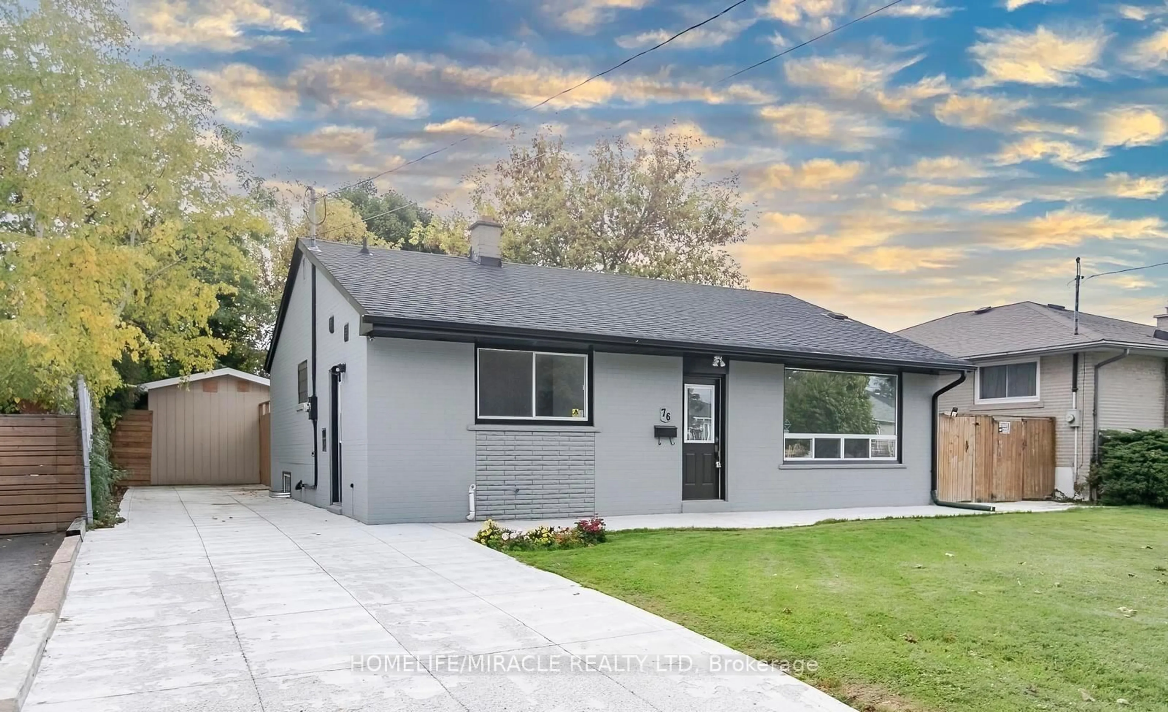 Home with vinyl exterior material, street for 76 Raylawn Cres, Halton Hills Ontario L7G 4N1