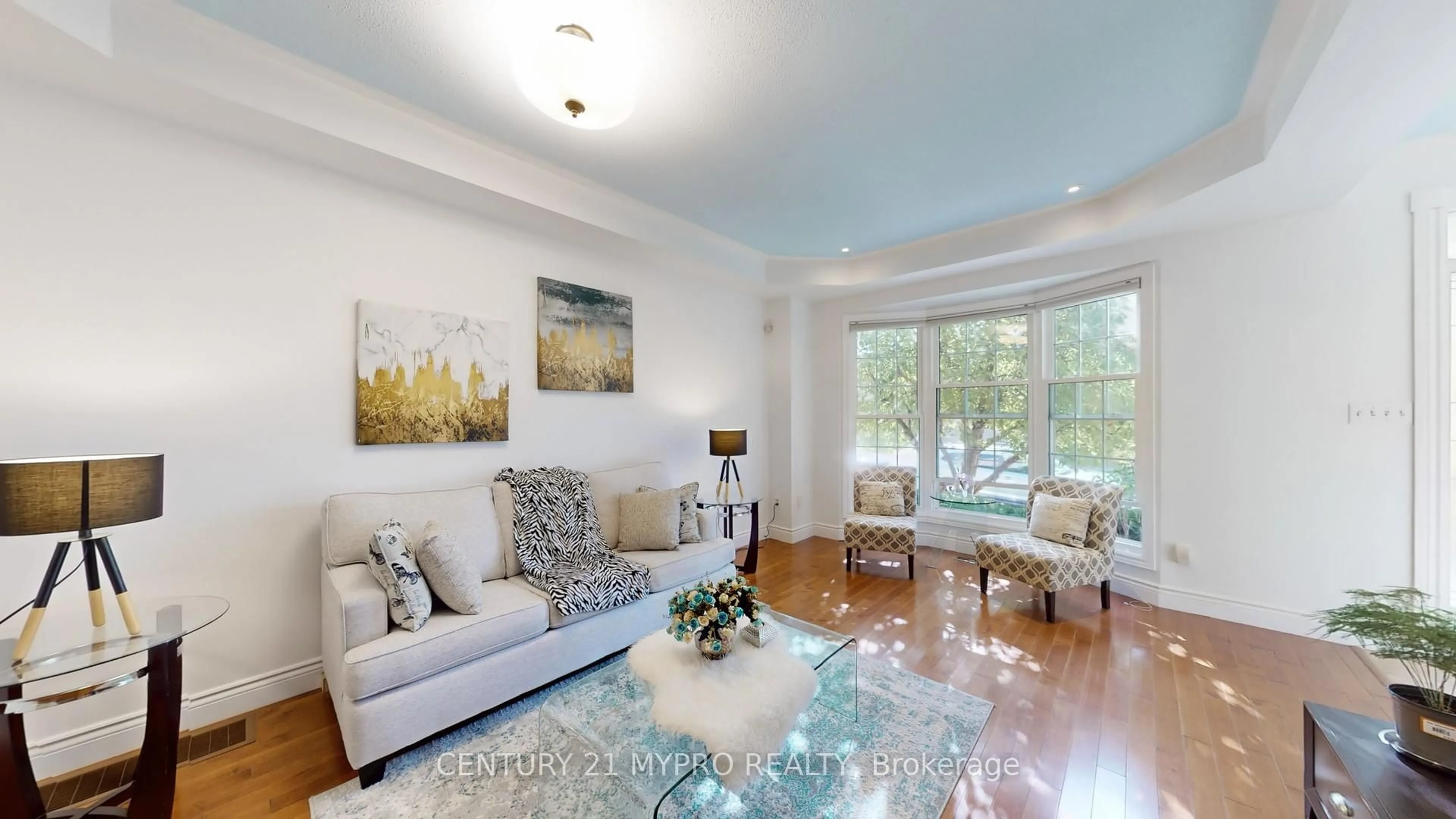 Living room with furniture, unknown for 2244 Norfolk Dr, Oakville Ontario L6H 6H4