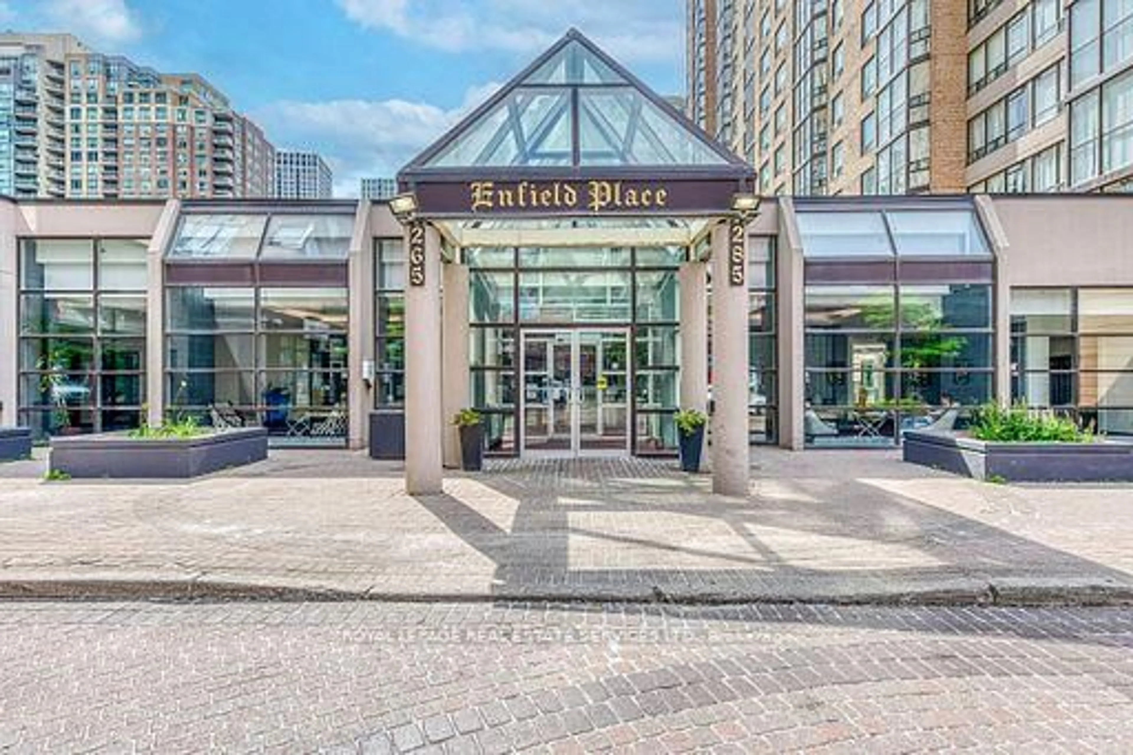 Indoor foyer for 265 Enfield Pl #1008, Mississauga Ontario L5B 3Y7