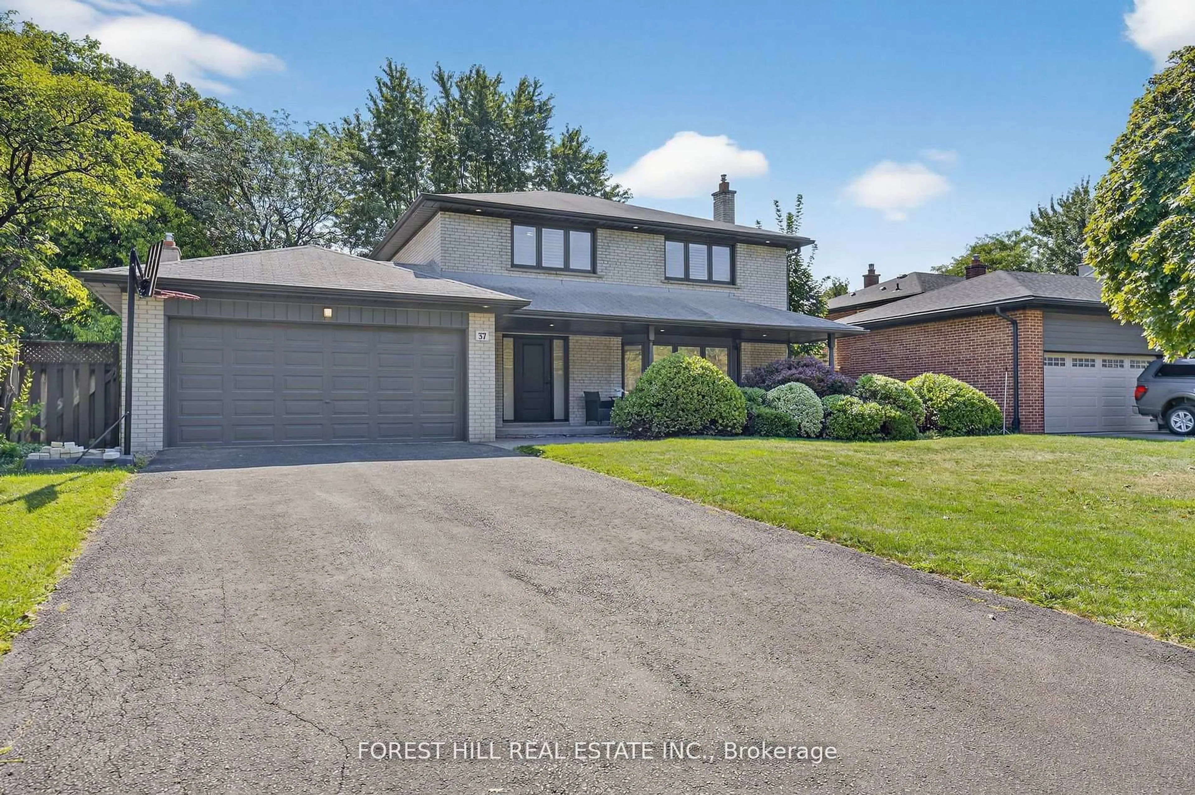 A pic from outside/outdoor area/front of a property/back of a property/a pic from drone, street for 37 Cherry Post Cres, Toronto Ontario M9C 2J9