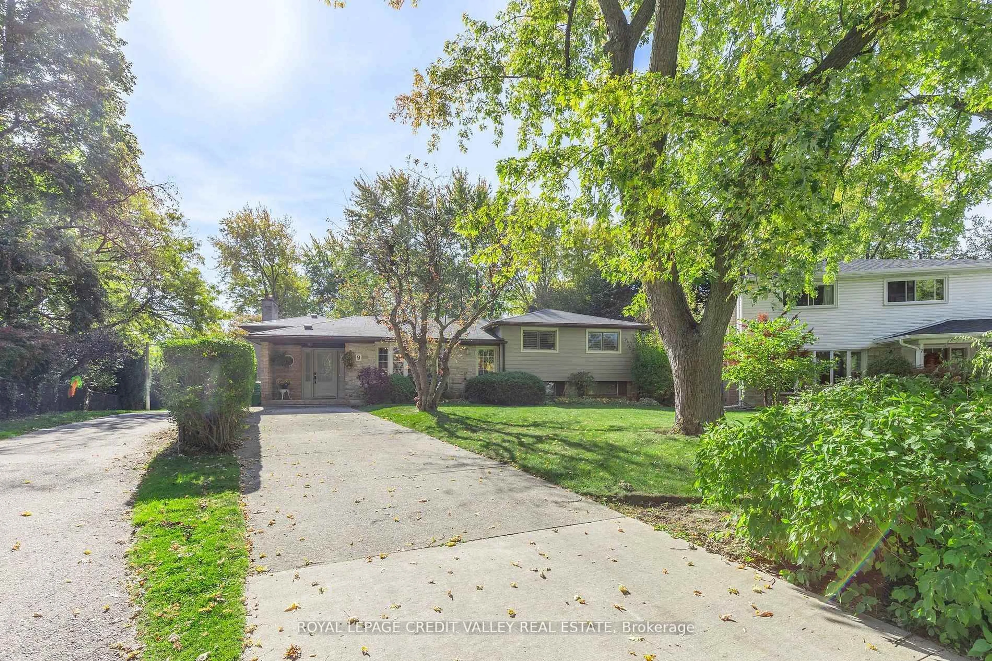 A pic from outside/outdoor area/front of a property/back of a property/a pic from drone, street for 9 Norval Cres, Brampton Ontario L6W 1J1