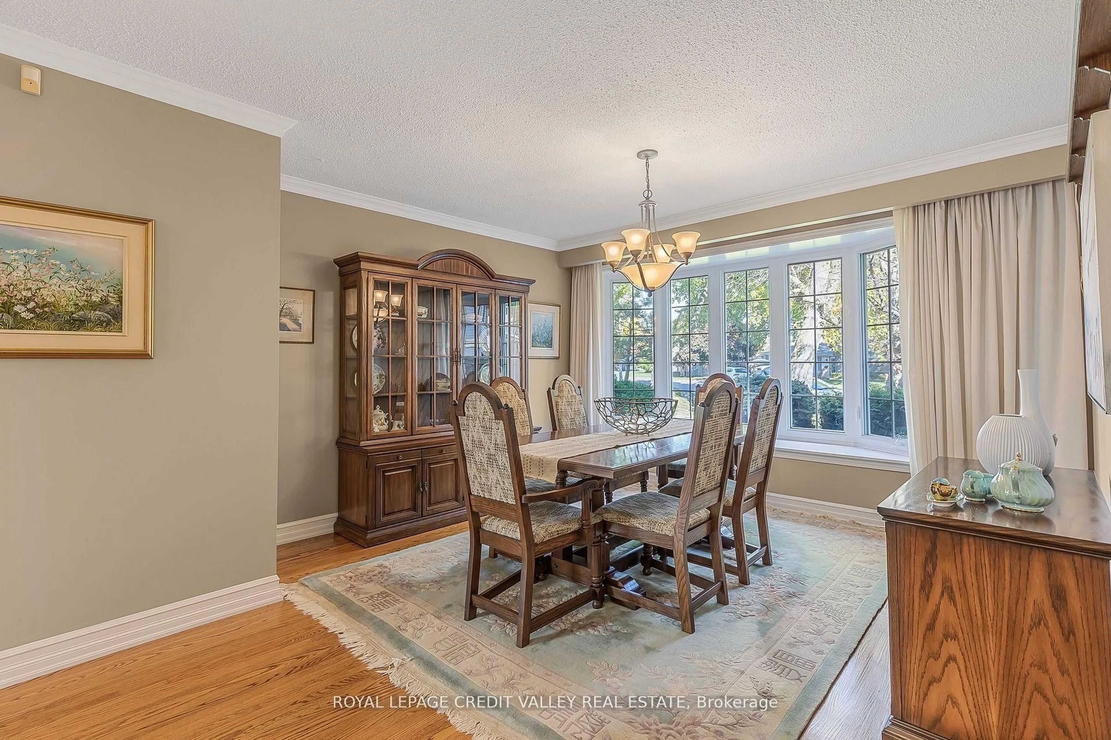Dining room, ceramic/tile floor for 9 Norval Cres, Brampton Ontario L6W 1J1