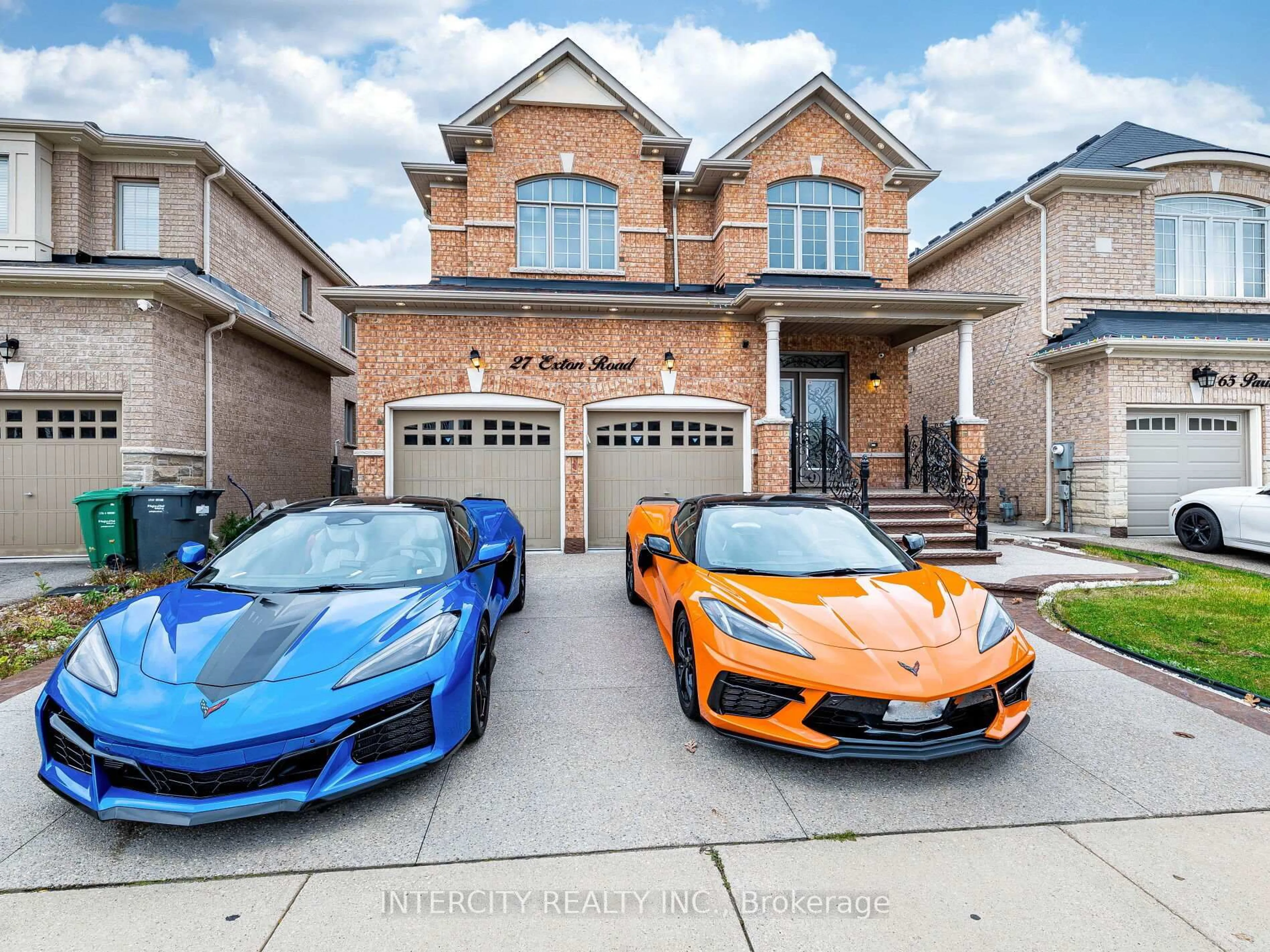 Indoor garage for 27 Exton Rd, Brampton Ontario L6X 5M8