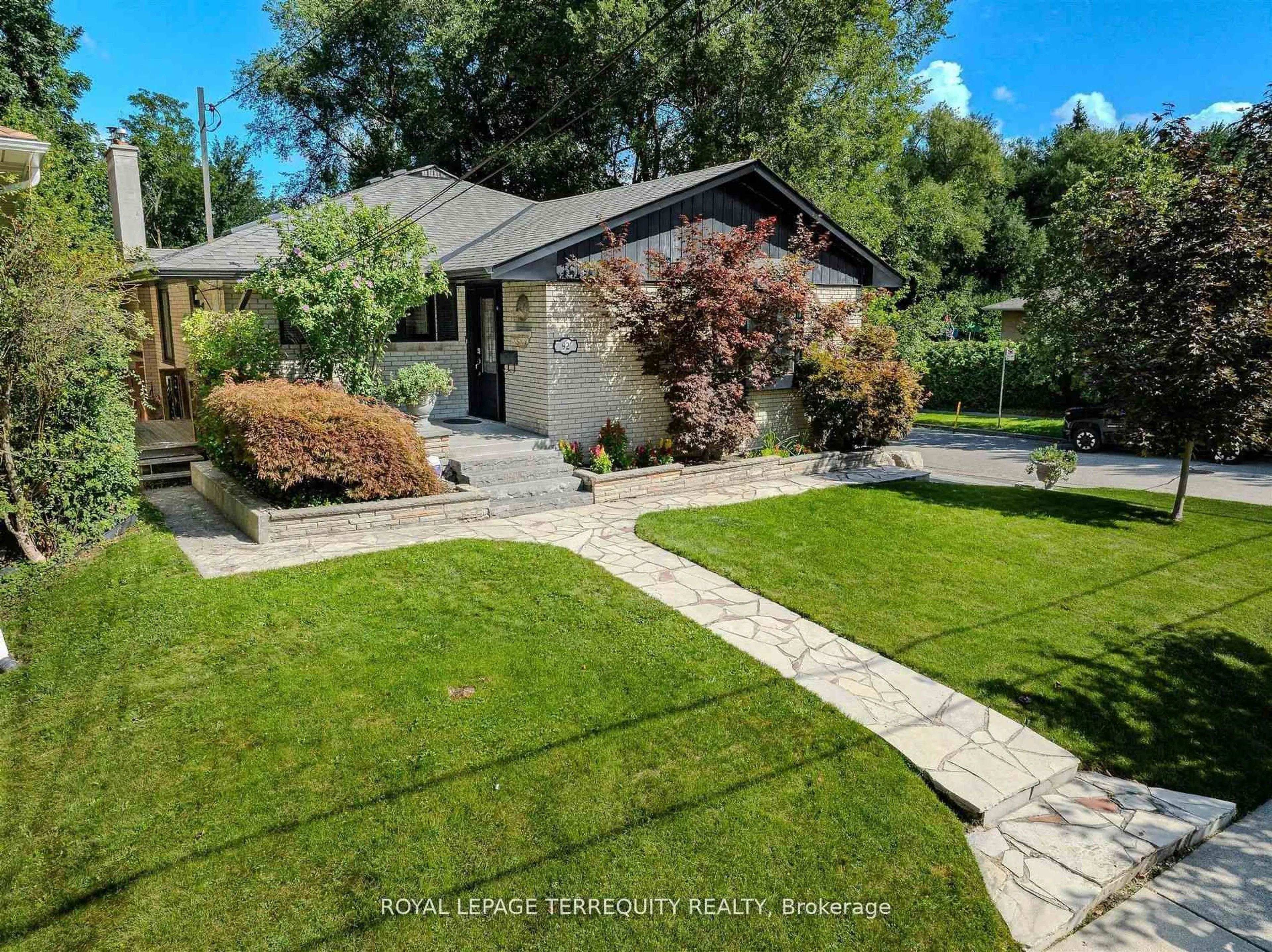 A pic from outside/outdoor area/front of a property/back of a property/a pic from drone, street for 92 Saskatoon Dr, Toronto Ontario M9P 2G4