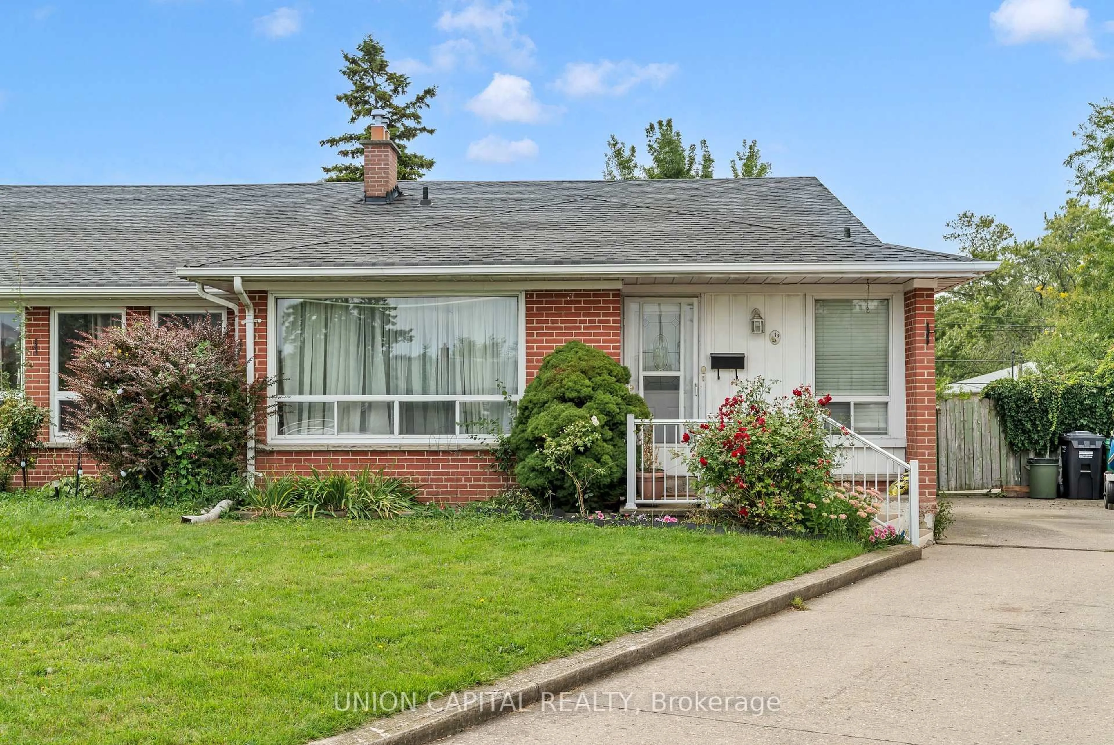 Home with brick exterior material, street for 19 Ava Crt, Brampton Ontario L6T 1L5