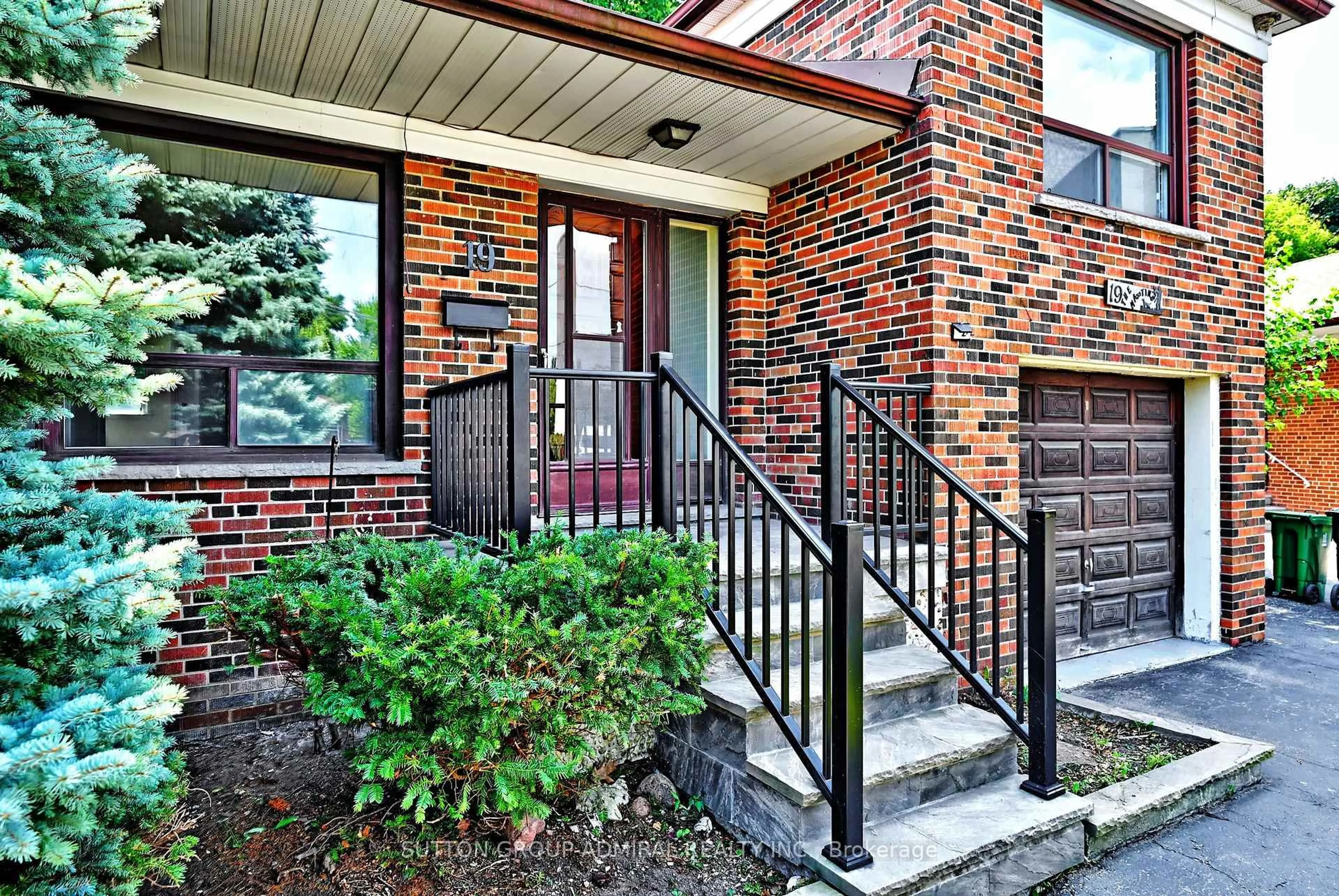 Home with brick exterior material, street for 19 Skipton Crt, Toronto Ontario M3M 2S9