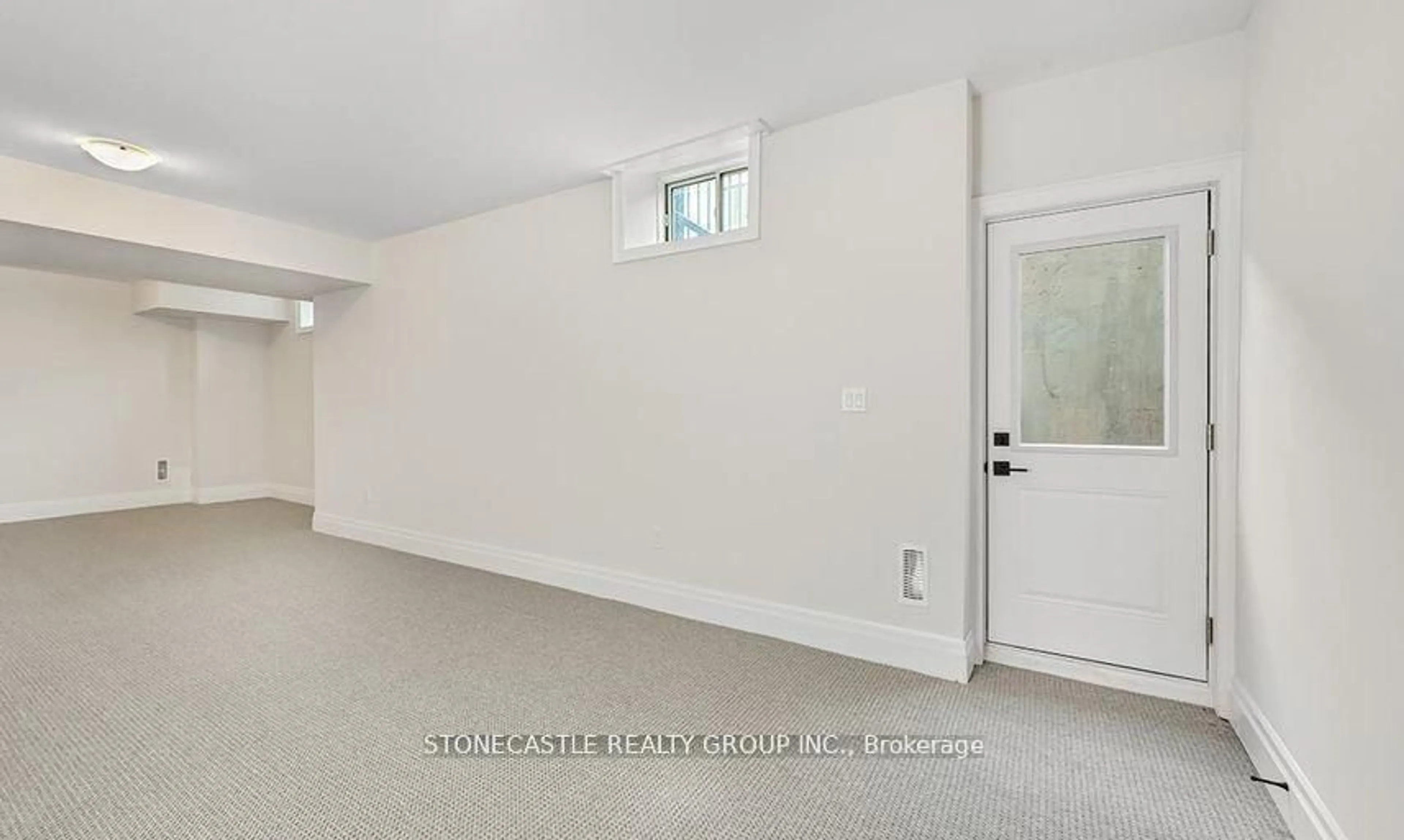 A pic of a room for 1326 Lynx Gdns, Oakville Ontario L6H 3W9