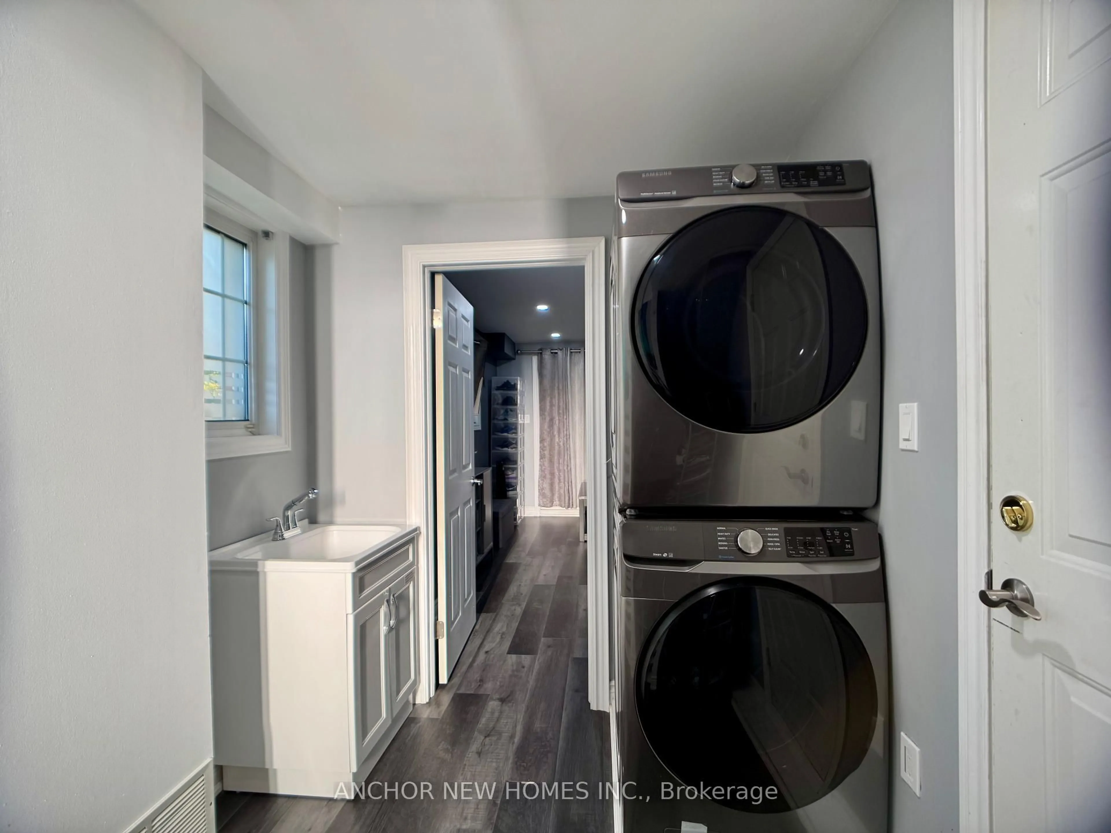 Laundry room for 85 Ozner Crt, Brampton Ontario L6X 4Y9
