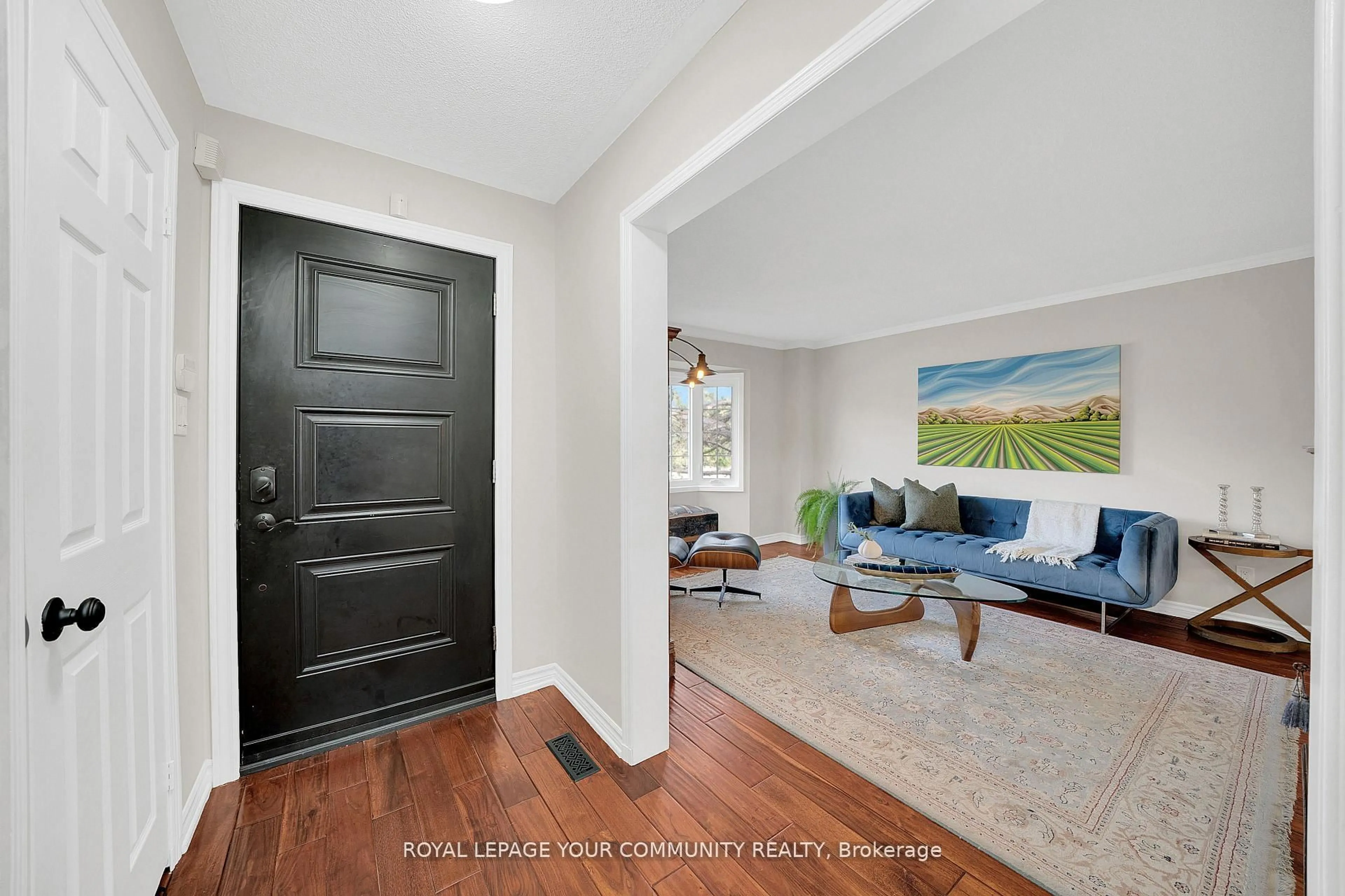 Indoor entryway for 104 Taylorwood Ave, Caledon Ontario L7E 1H9