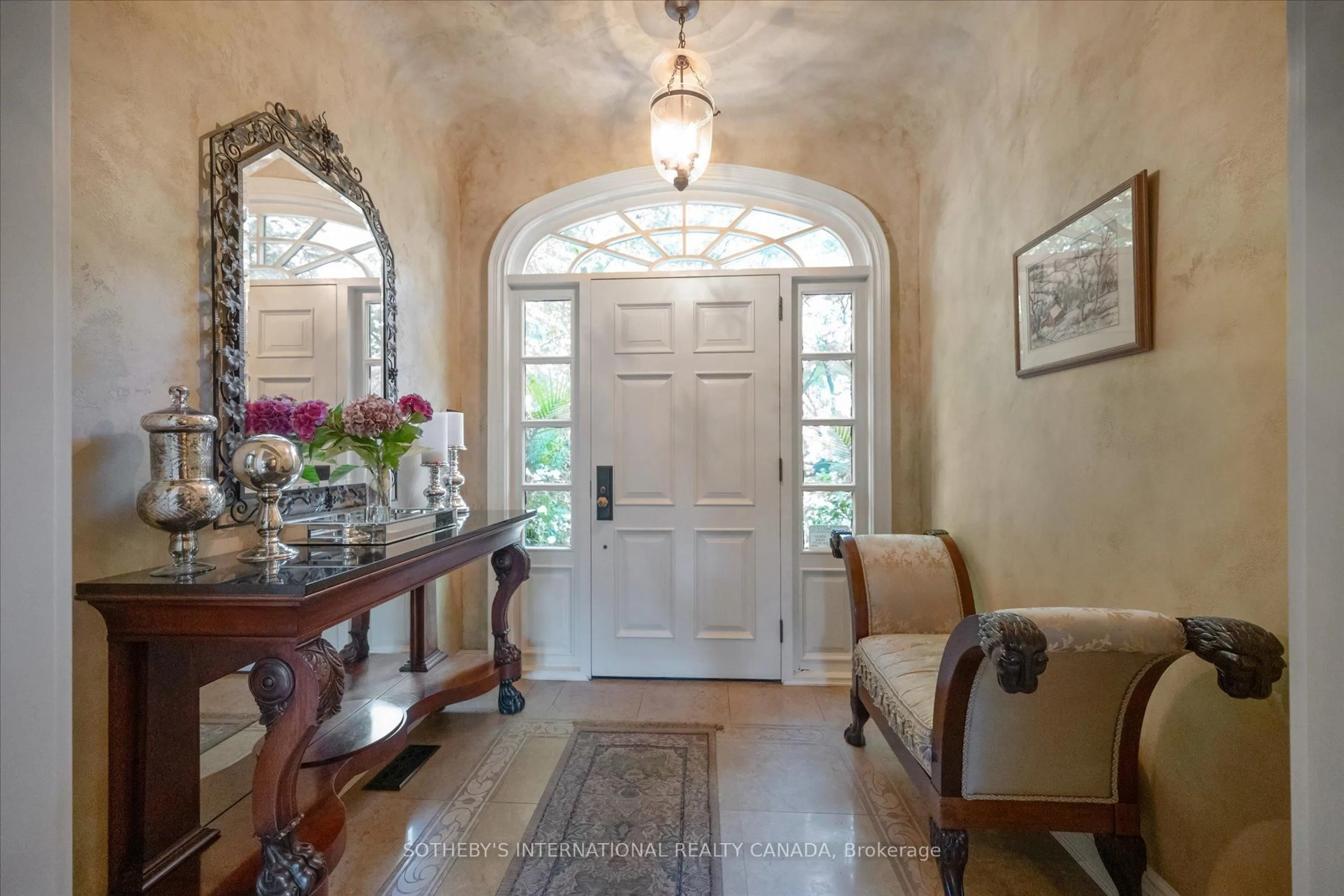 Indoor entryway for 29 North Dr, Toronto Ontario M9A 4R1