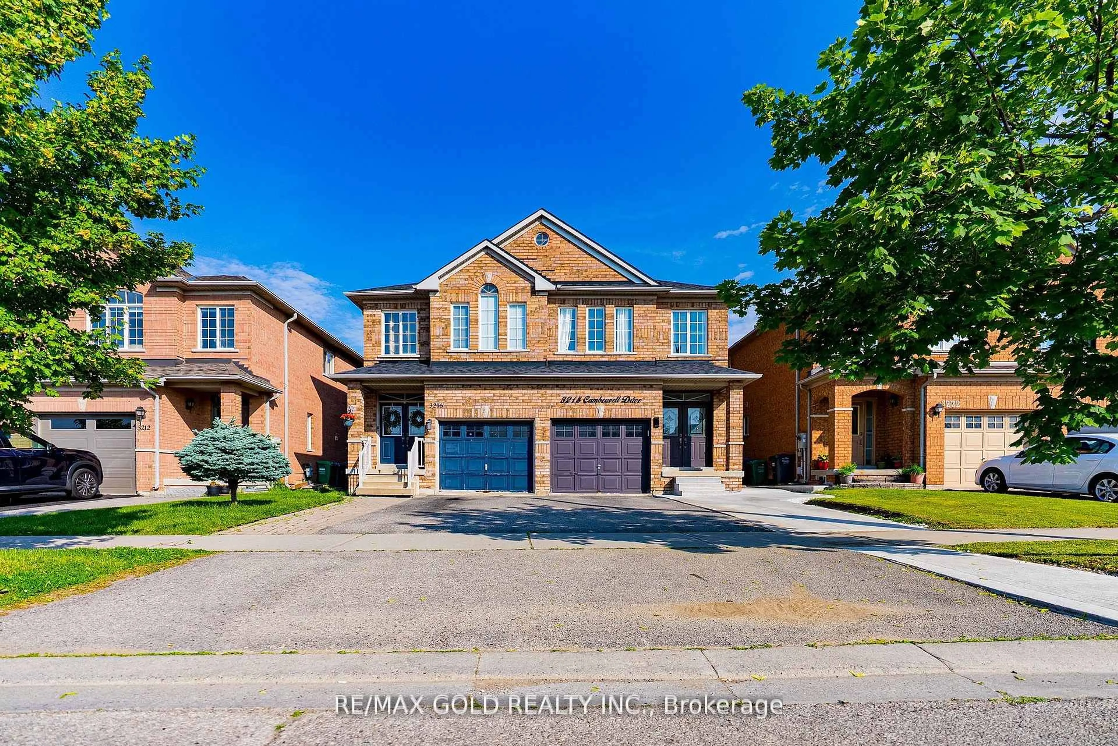 Home with brick exterior material, street for 3218 Camberwell Dr, Mississauga Ontario L5M 6S8