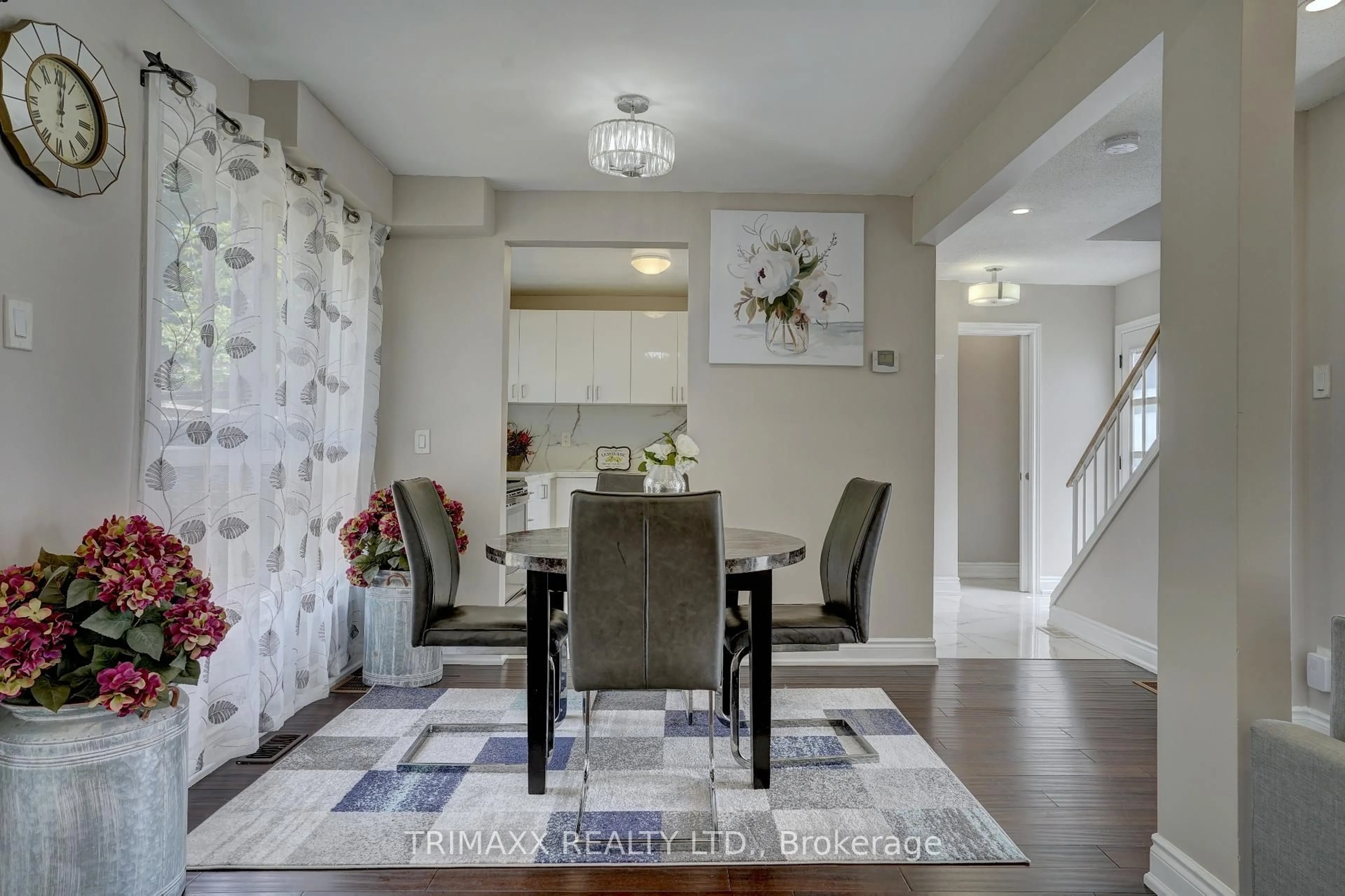 Indoor entryway for 13 Havendale Ct Crt, Brampton Ontario L6S 2B5