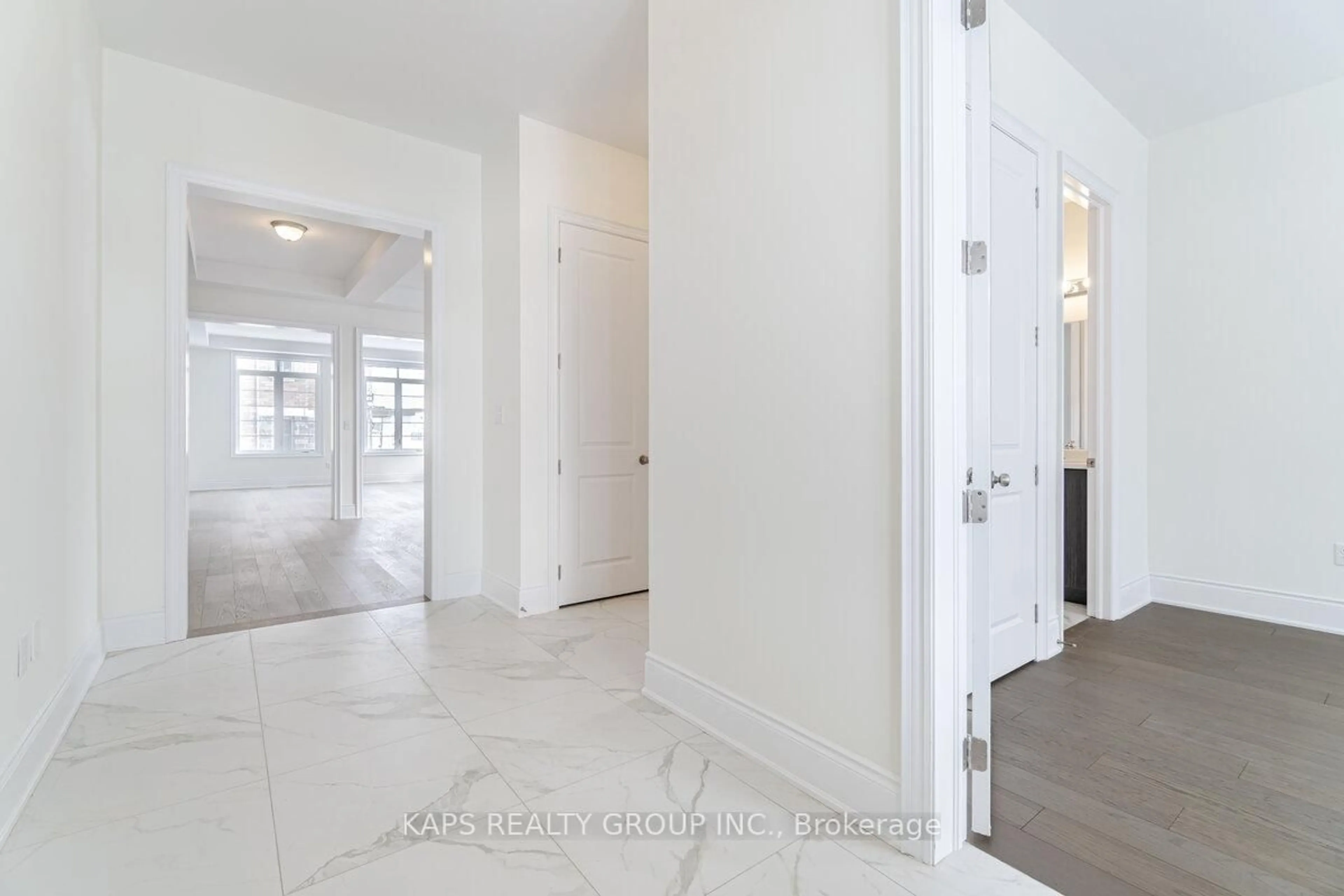 Indoor entryway for 85 Donald Stewart Rd, Brampton Ontario L7A 0C3