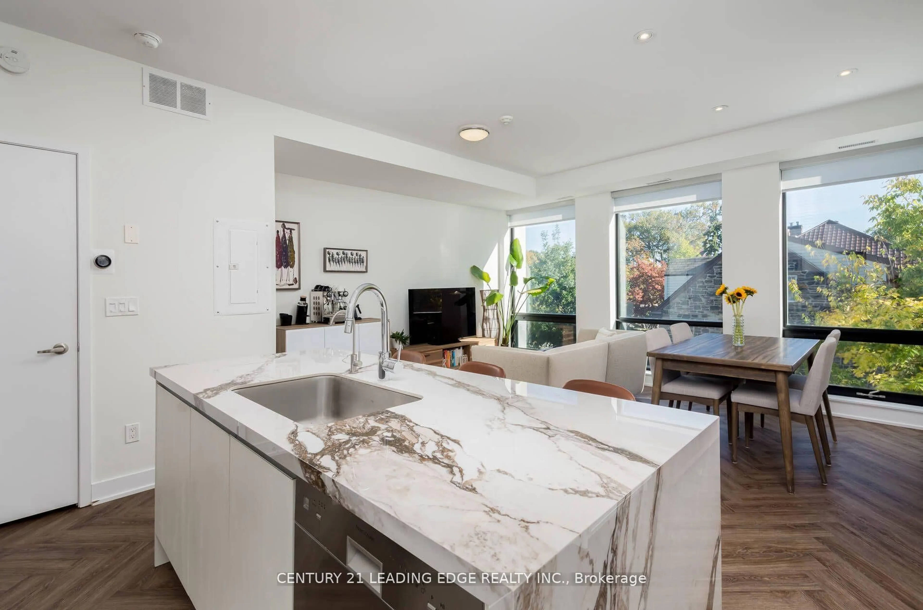 Open concept kitchen, ceramic/tile floor for 441 Jane St #204, Toronto Ontario M6S 3Z9