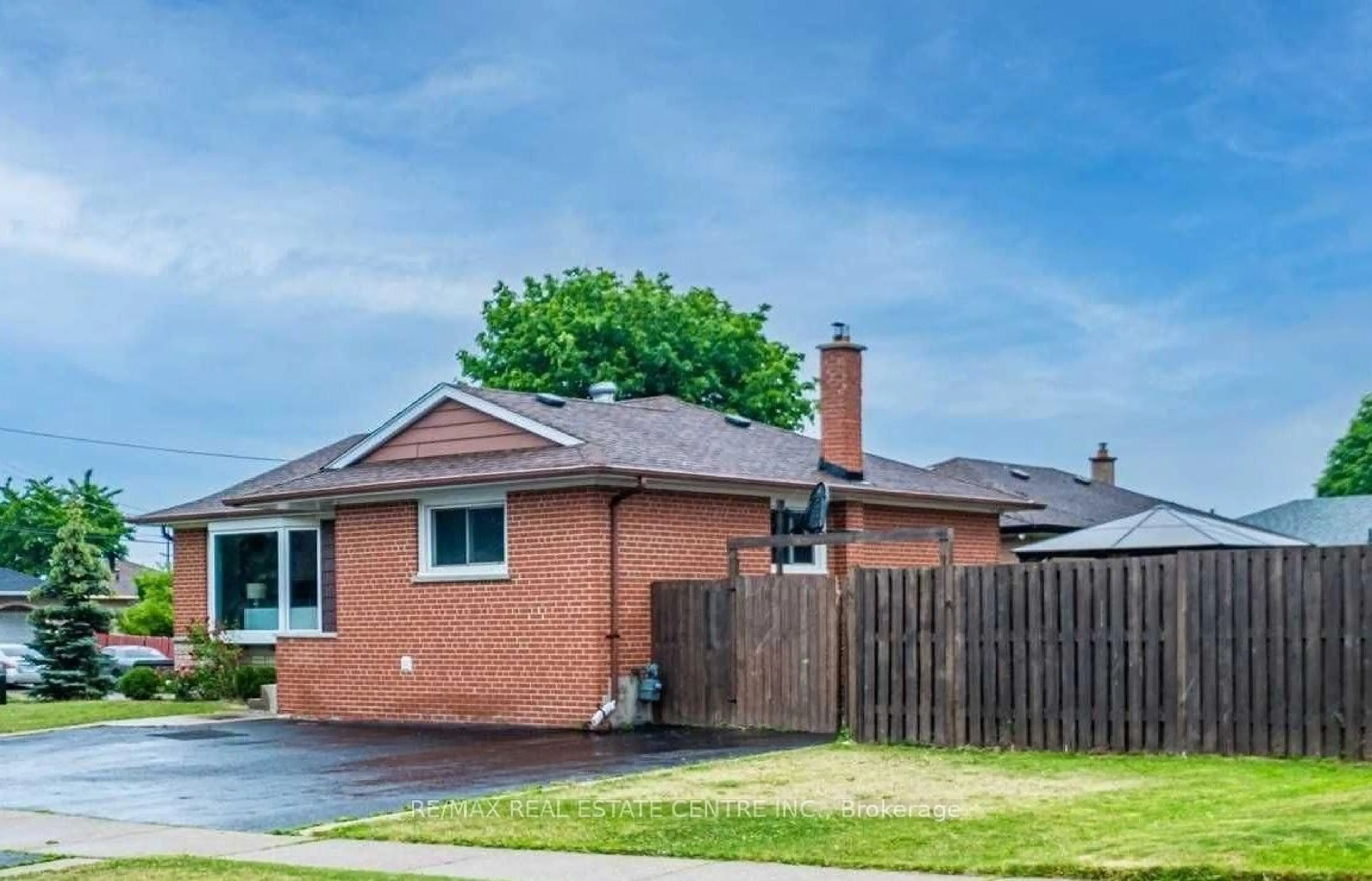 Home with brick exterior material, street for 2 Milner Rd, Brampton Ontario L6W 3A5