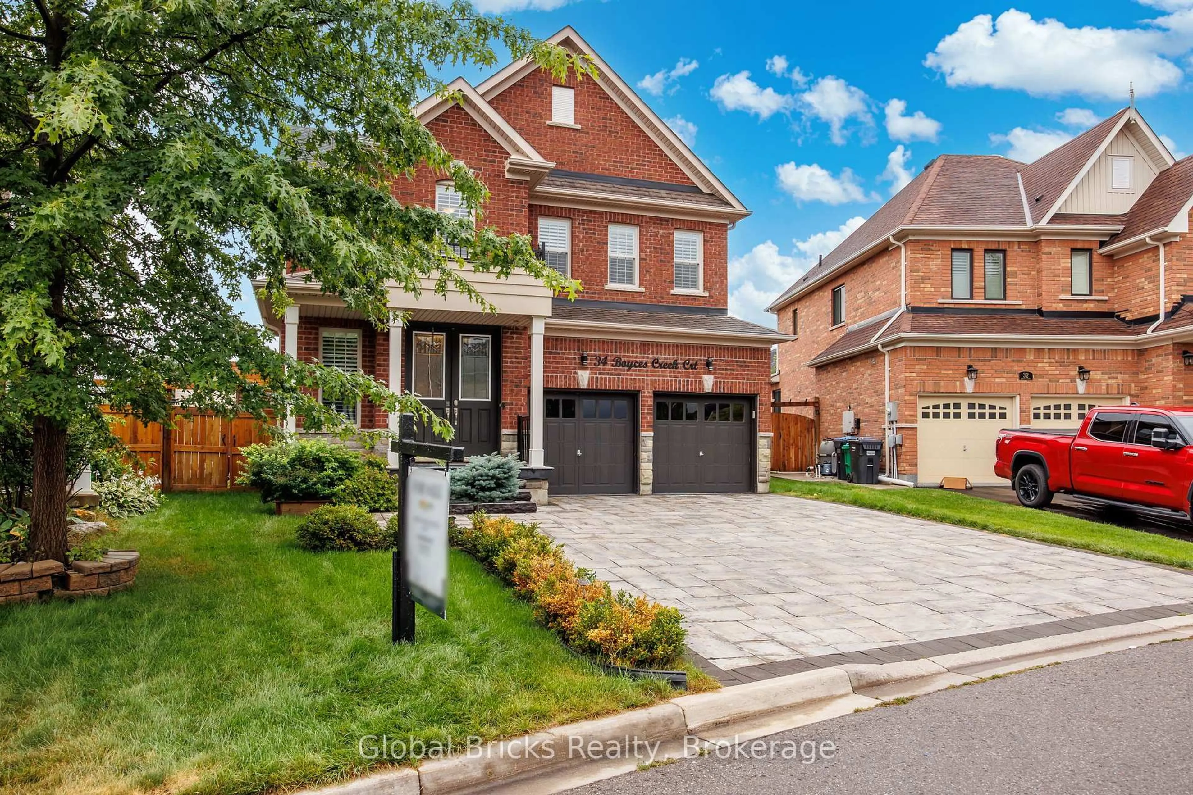 Home with brick exterior material, street for 34 Boyces Creek Crt, Caledon Ontario L7C 3S2