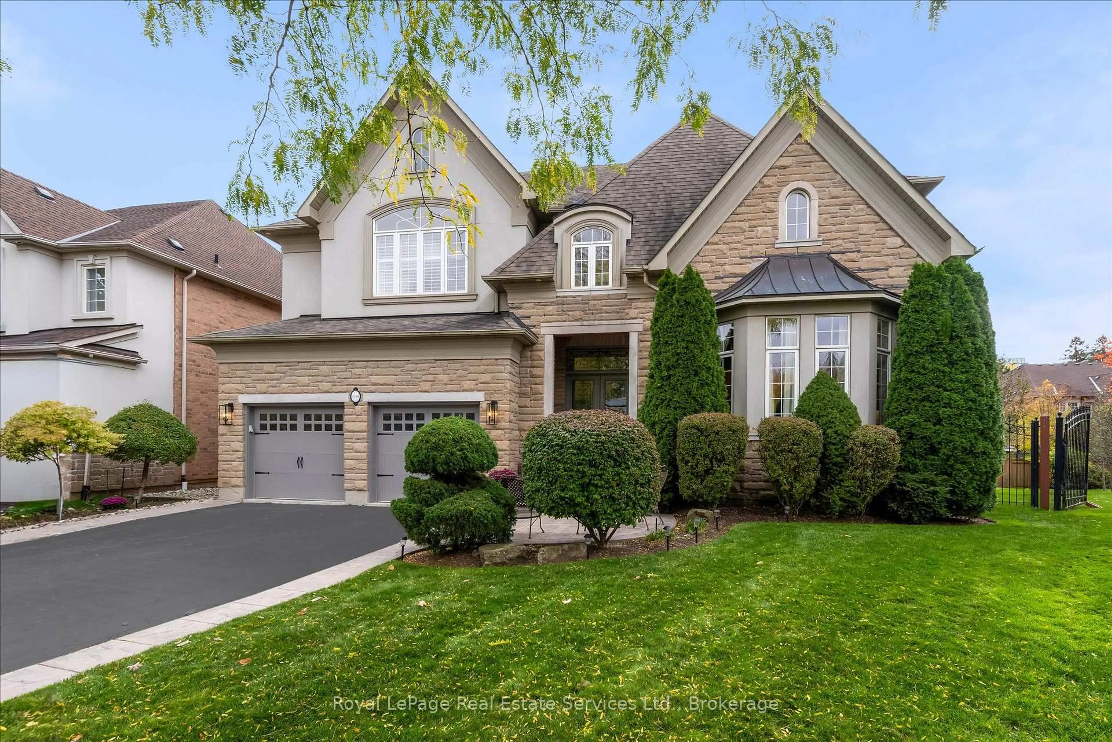 Home with brick exterior material, street for 3340 Mistwell Cres, Oakville Ontario L6L 0A3