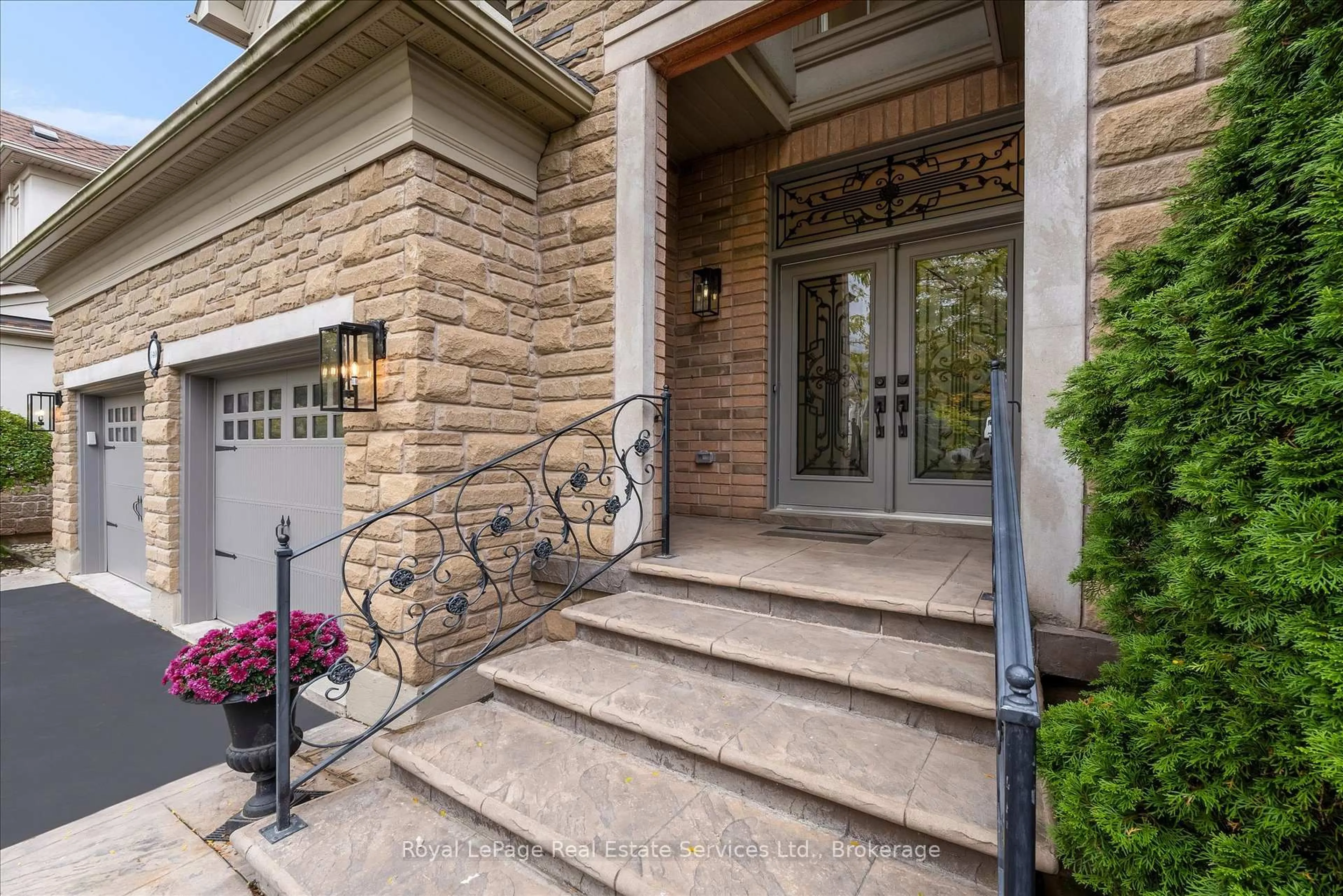 Unknown for 3340 Mistwell Cres, Oakville Ontario L6L 0A3