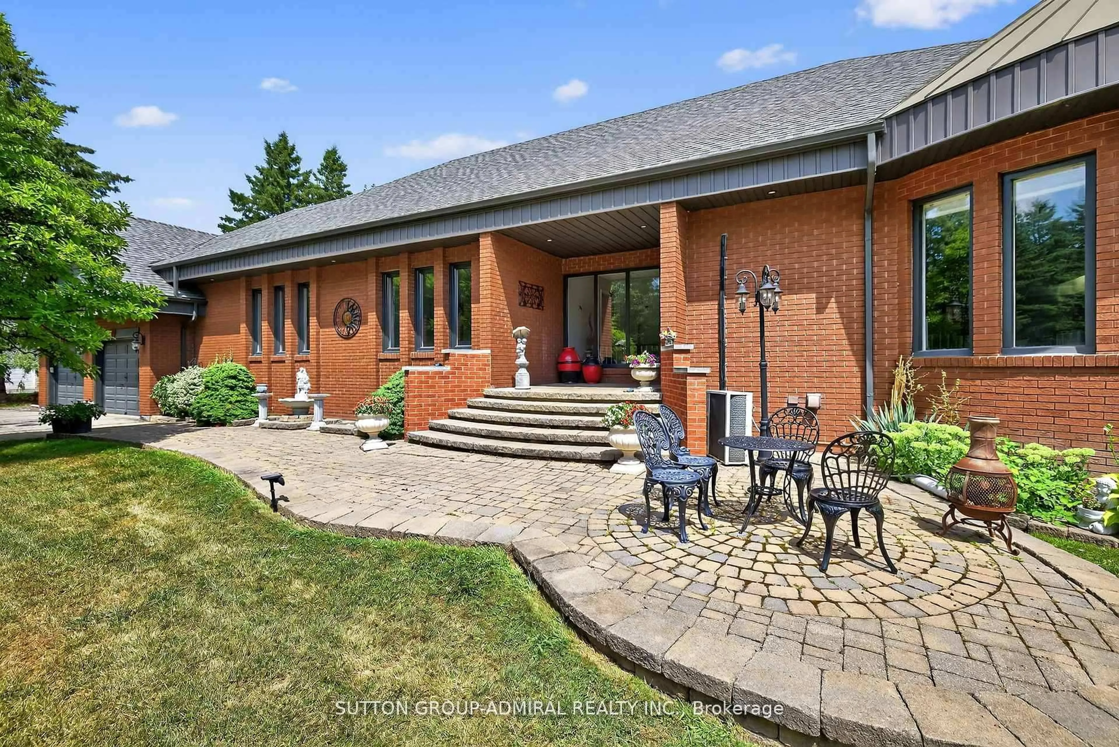A pic from outside/outdoor area/front of a property/back of a property/a pic from drone, street for 14237 Mount Pleasant Rd, Caledon Ontario L7E 3M9