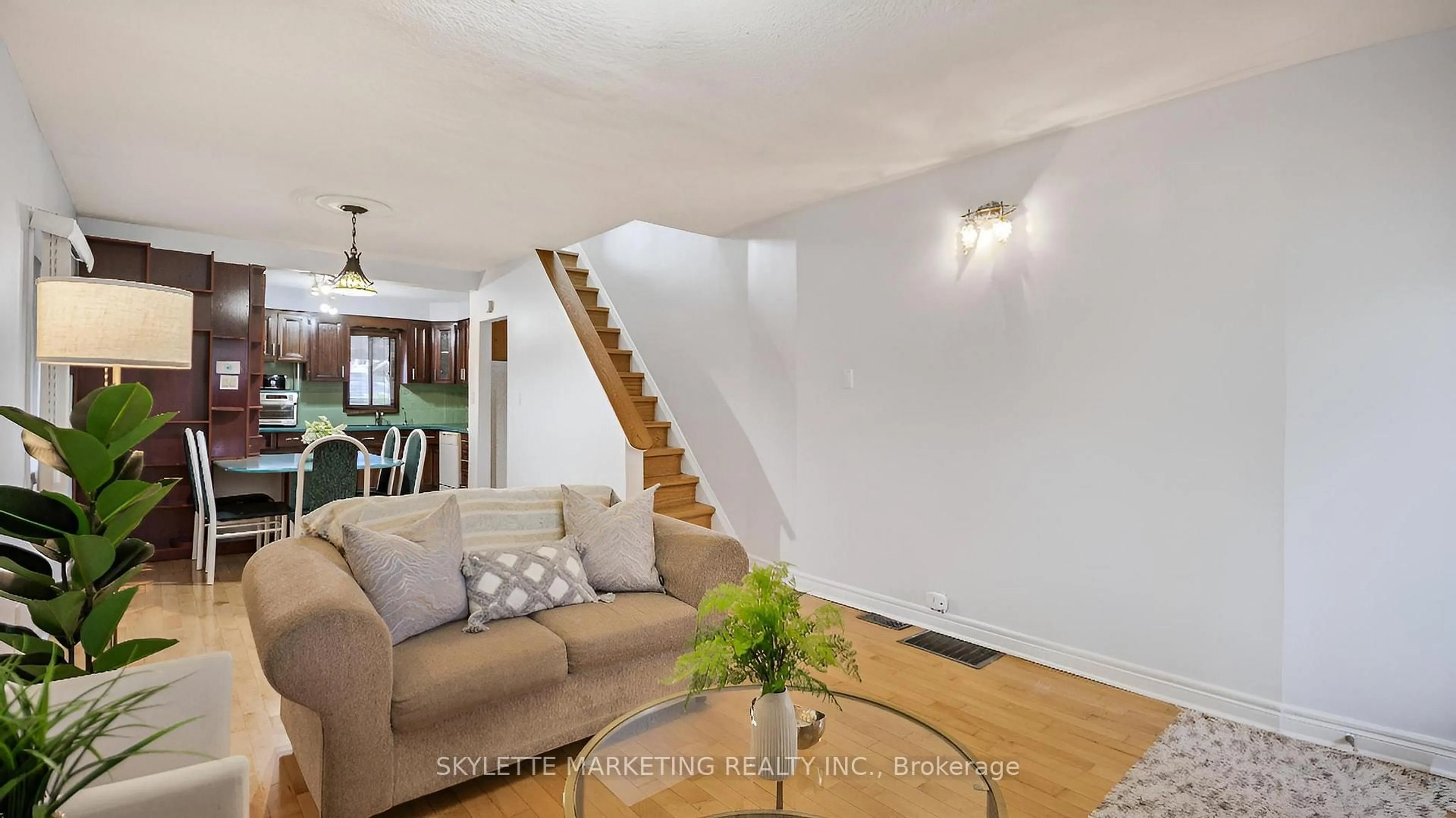 Living room with furniture, unknown for 19 Miranda Ave, Toronto Ontario M6E 4G1