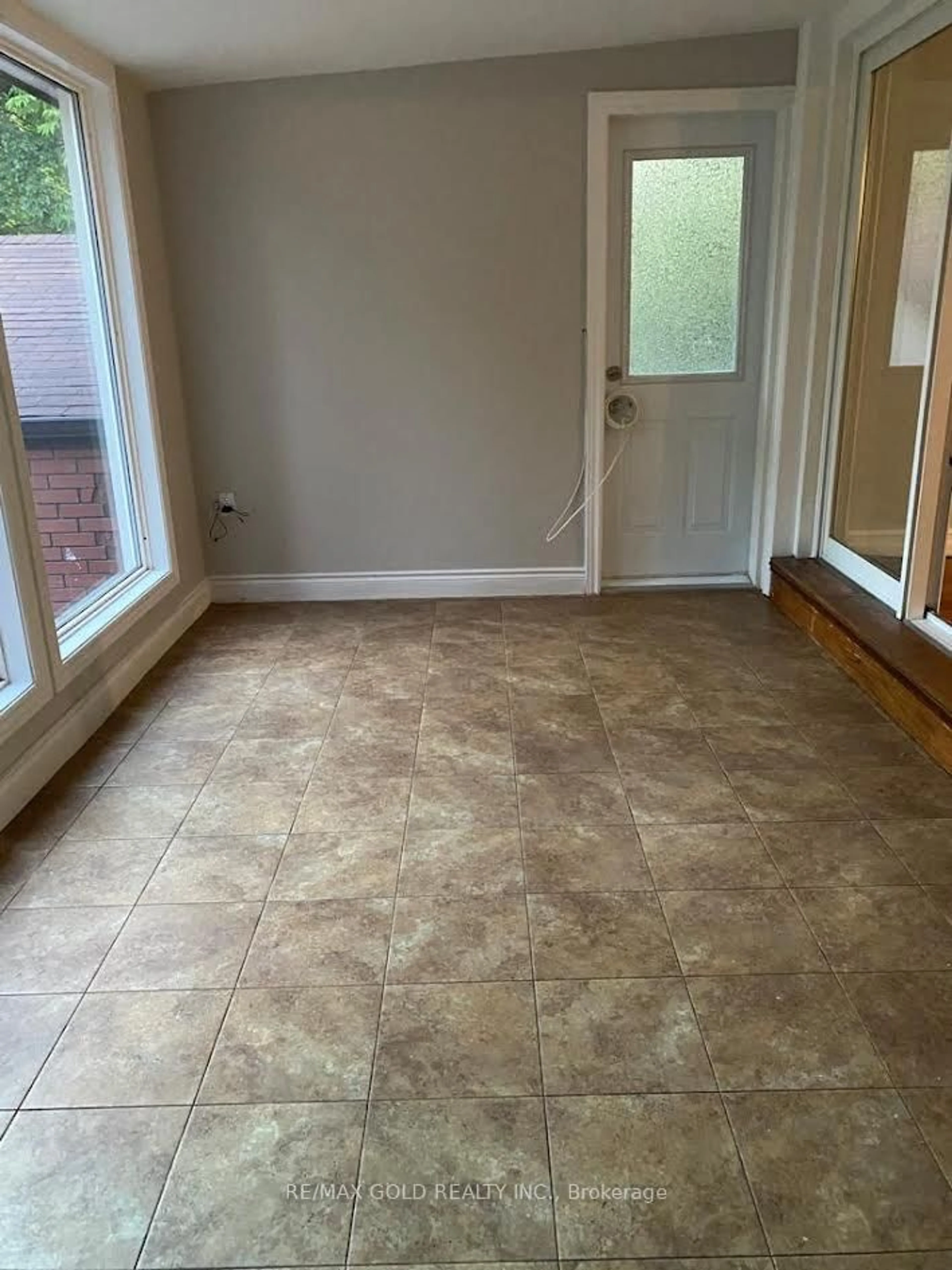 Unknown for 1033 Sixth Line, Oakville Ontario L6H 1W6