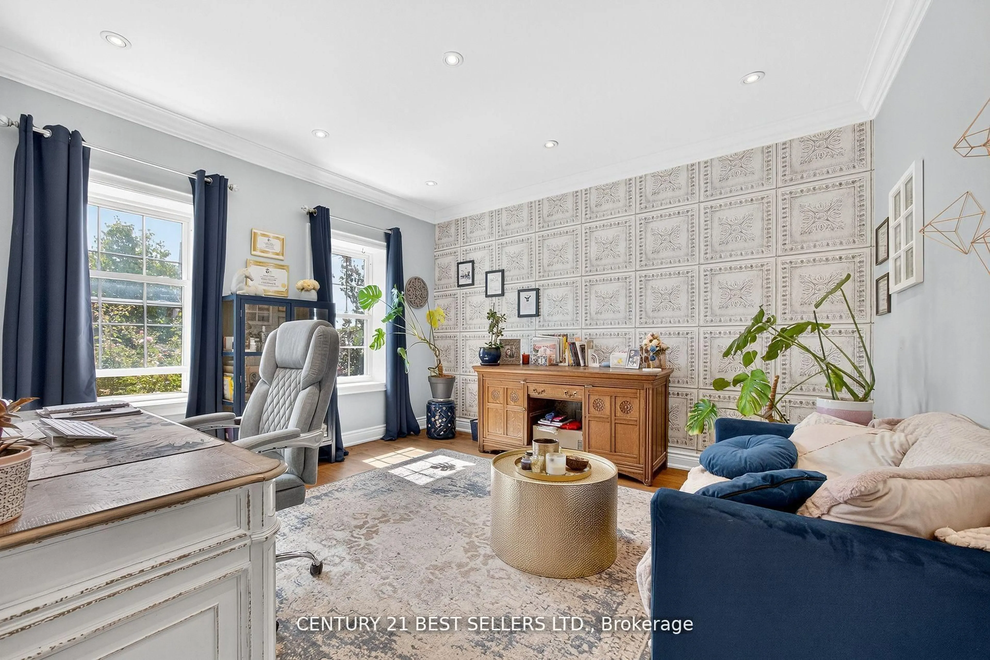 Living room with furniture, ceramic/tile floor for 28 Wingrove Hill, Toronto Ontario M9B 2C6