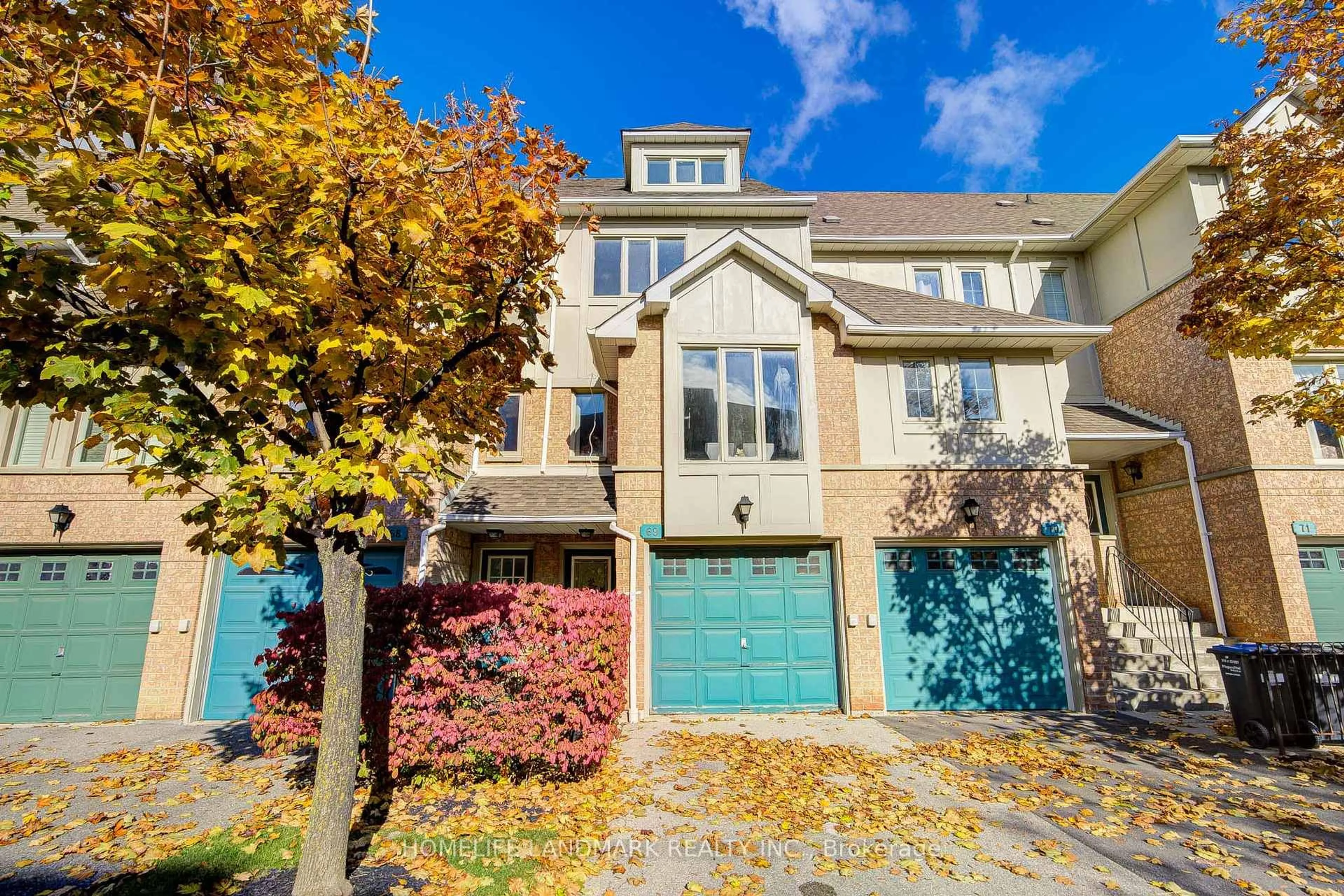 Home with brick exterior material, street for 1050 Bristol Rd #69, Mississauga Ontario L5V 2E8