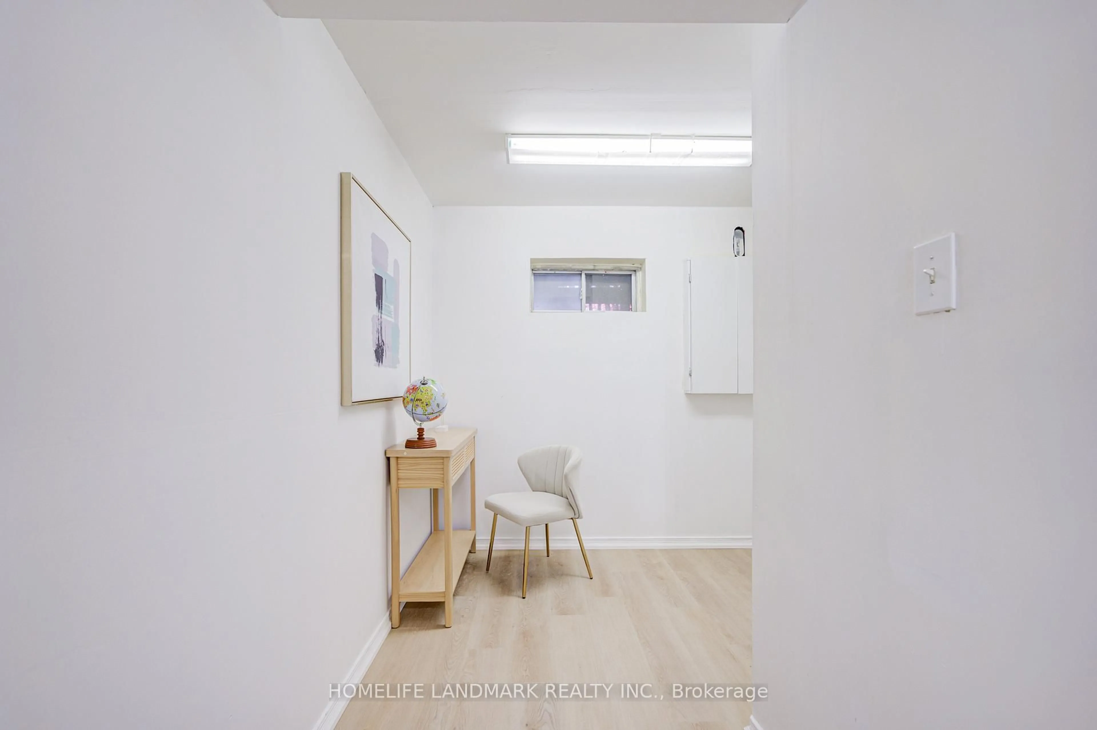 Indoor entryway for 1050 Bristol Rd #69, Mississauga Ontario L5V 2E8