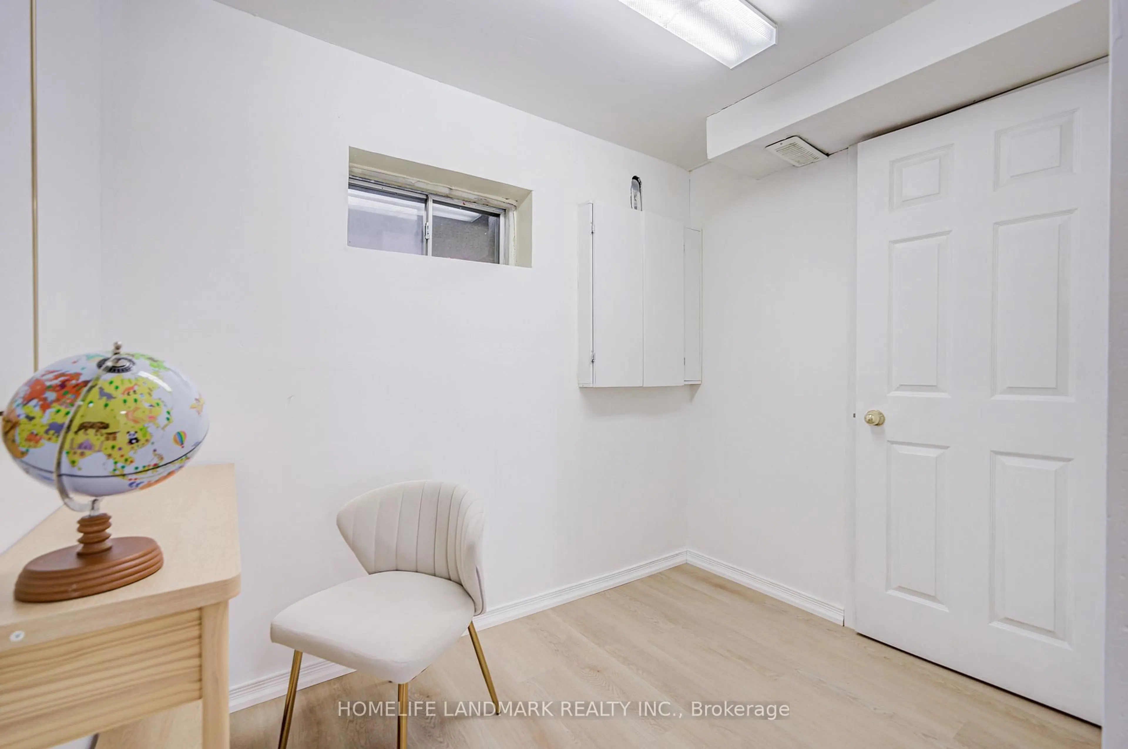 A pic of a room for 1050 Bristol Rd #69, Mississauga Ontario L5V 2E8