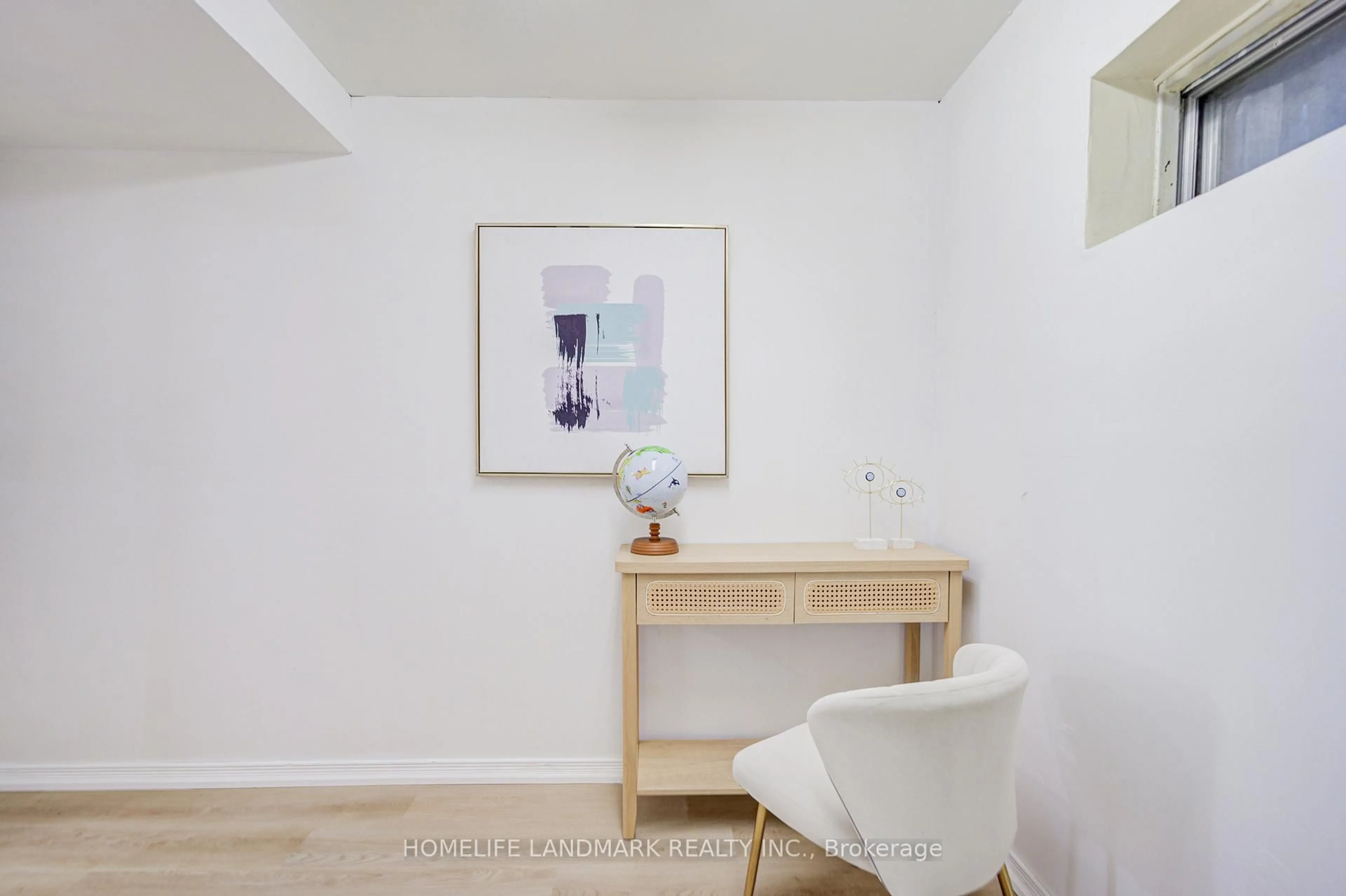 A pic of a room for 1050 Bristol Rd #69, Mississauga Ontario L5V 2E8