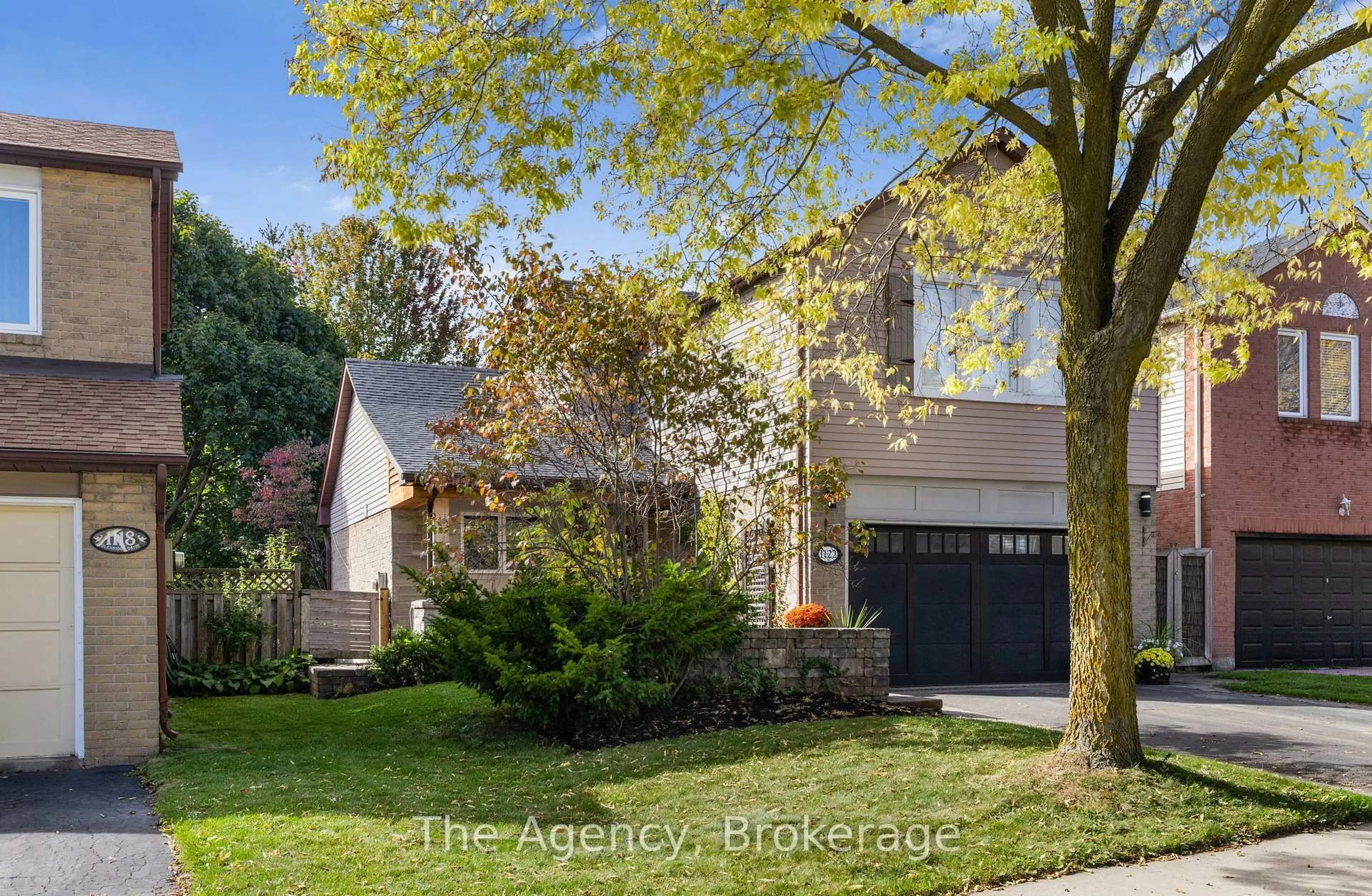 Home with brick exterior material, street for 1122 Glenridge Dr, Oakville Ontario L6M 2K7