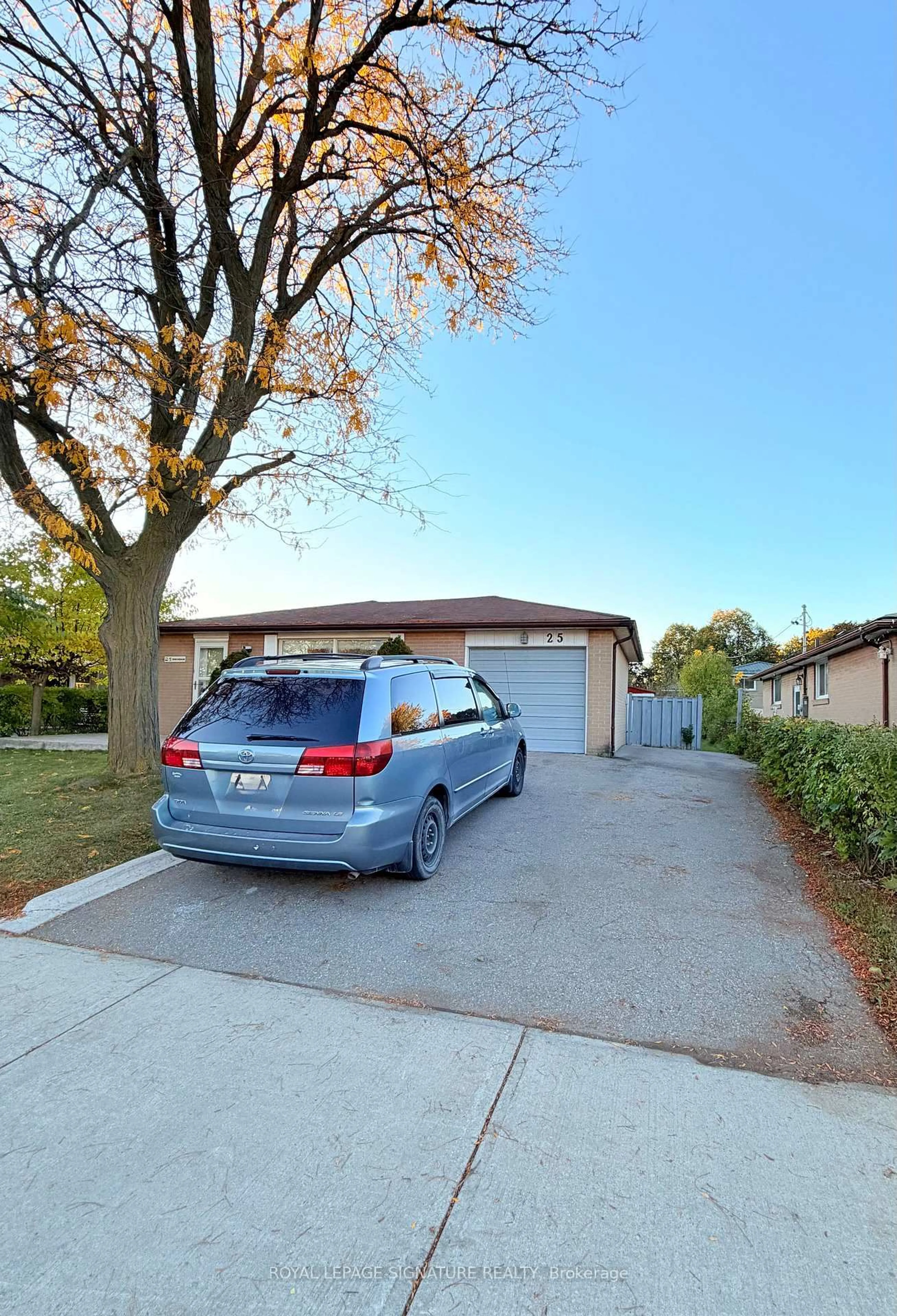 Unknown for 25 Birchbank Rd, Brampton Ontario L6T 1L8