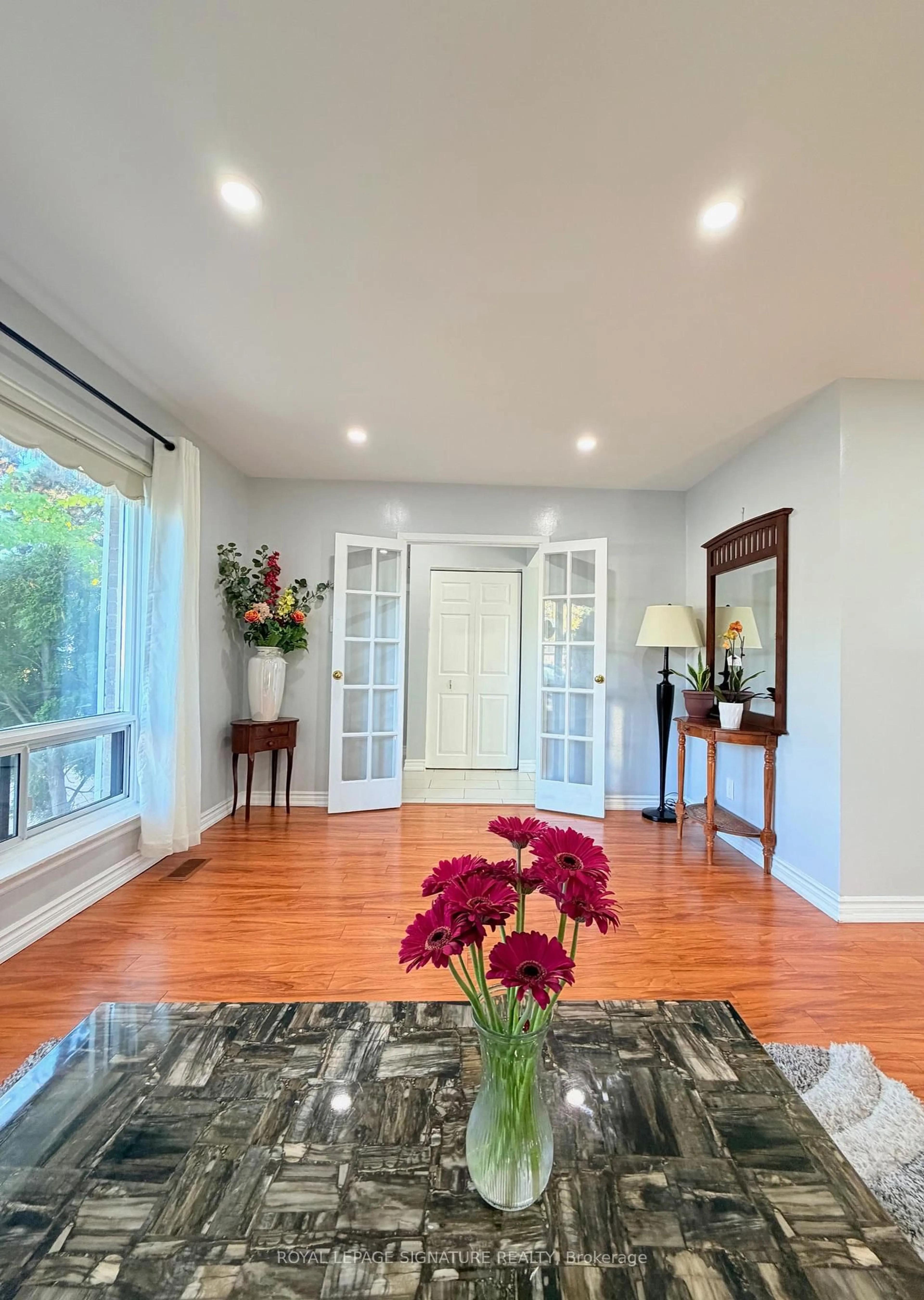 Indoor entryway for 25 Birchbank Rd, Brampton Ontario L6T 1L8