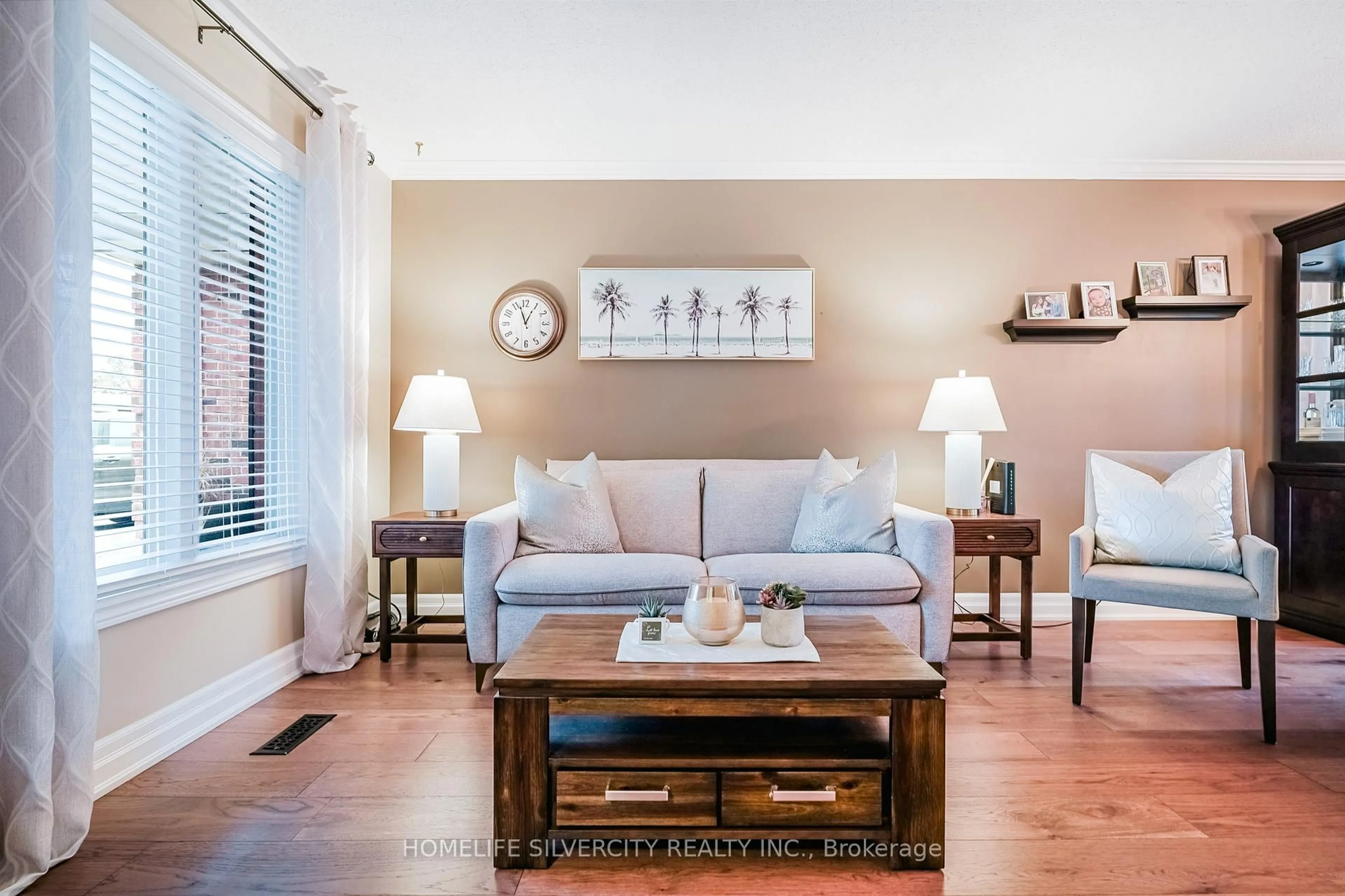 Living room with furniture, unknown for 3216 Twin Oaks Cres, Burlington Ontario L7M 3A2