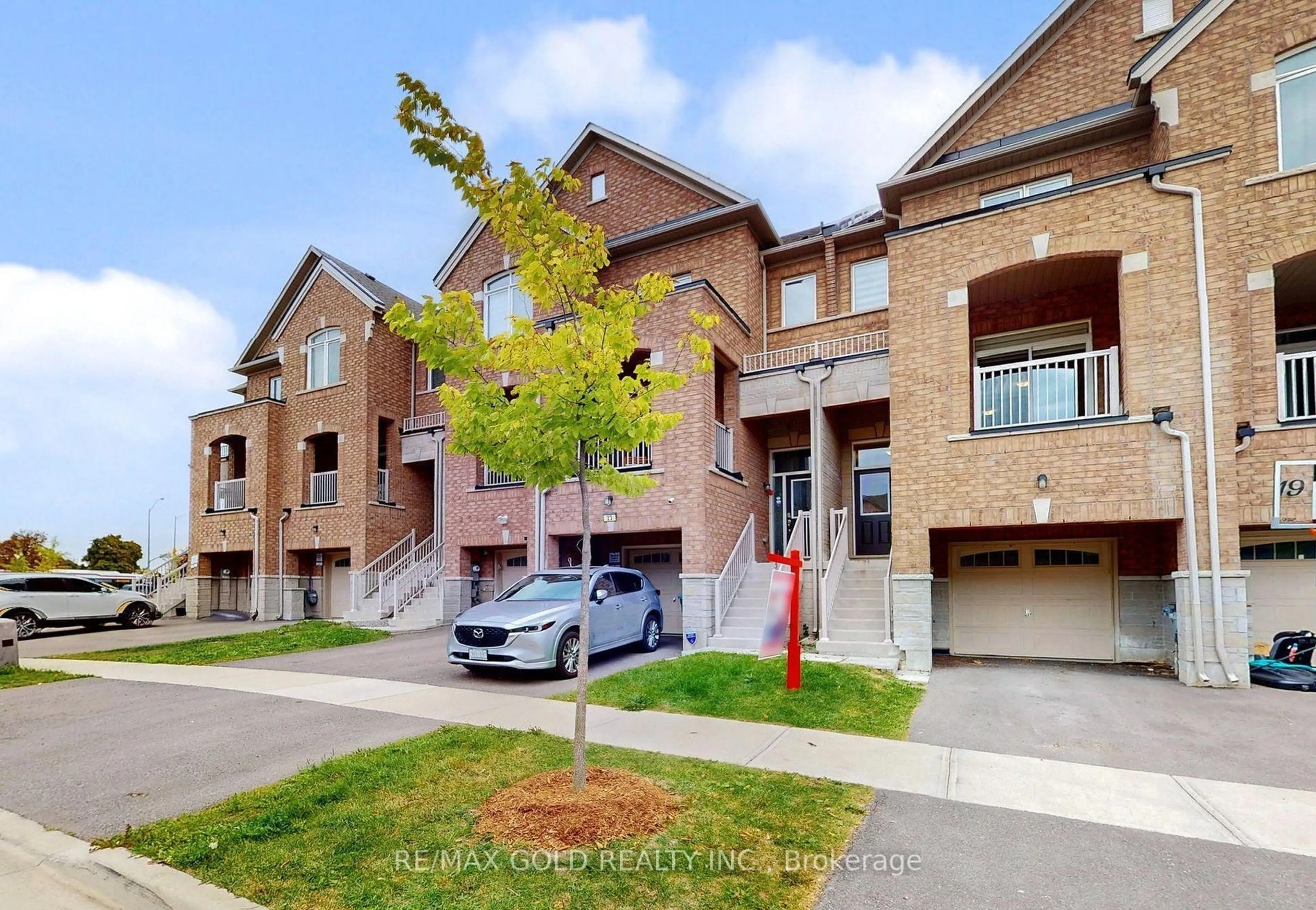 Home with brick exterior material, street for 21 Gemma Pl, Brampton Ontario L6Z 0J5