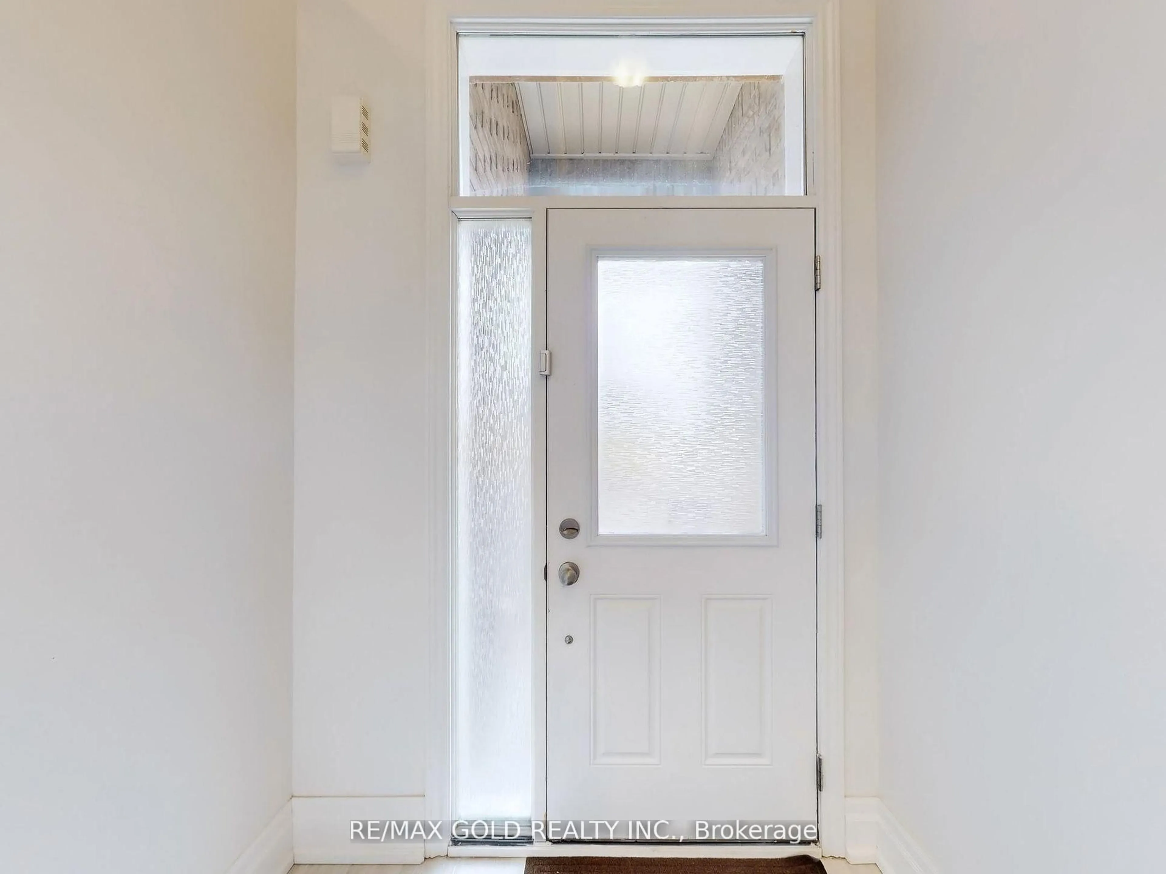 Indoor entryway for 21 Gemma Pl, Brampton Ontario L6Z 0J5