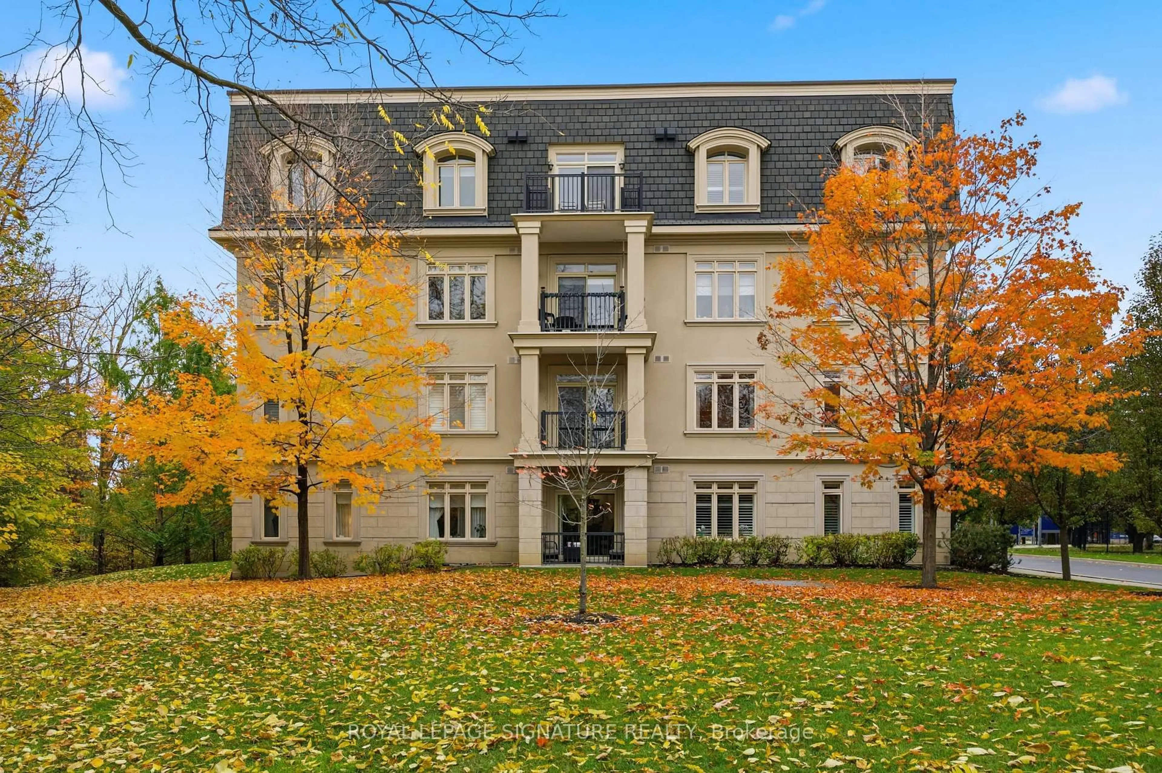 Patio, building for 443 Centennial Forest Dr #204, Milton Ontario L9T 6A1