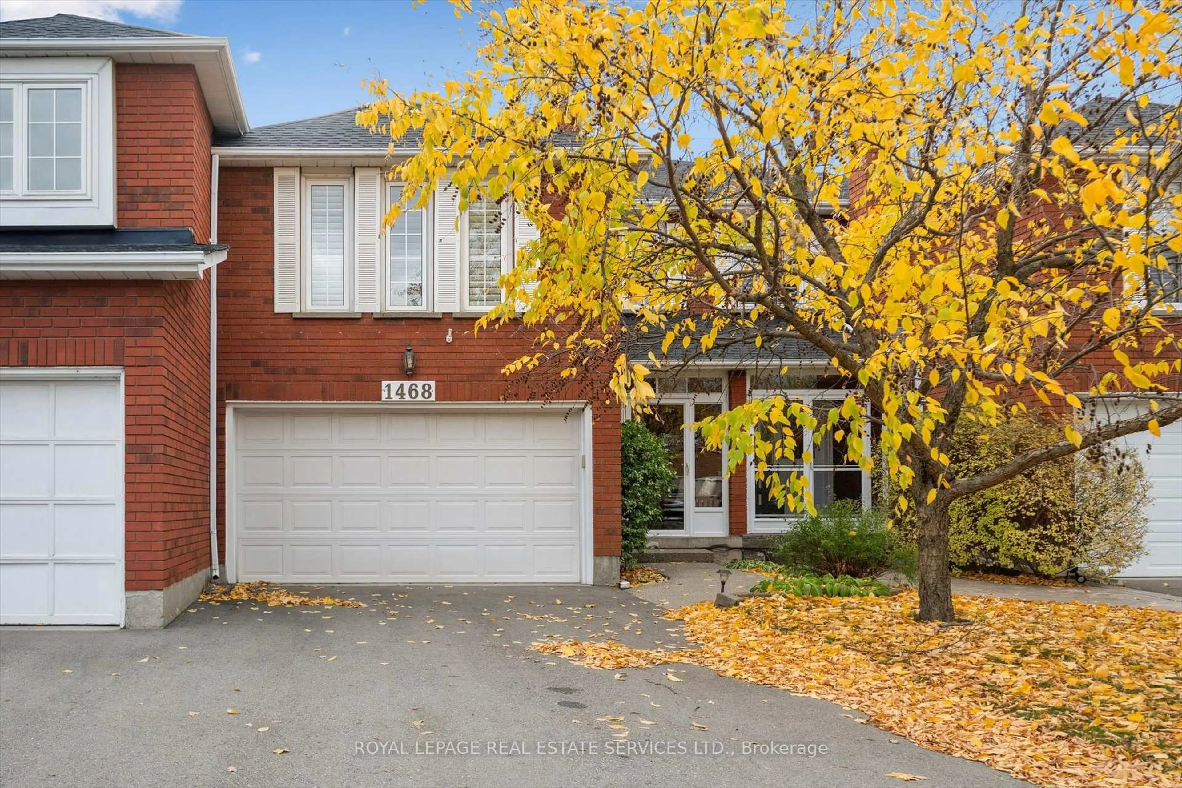 Home with brick exterior material, street for 1468 Reeves Gate, Oakville Ontario L6M 3H3