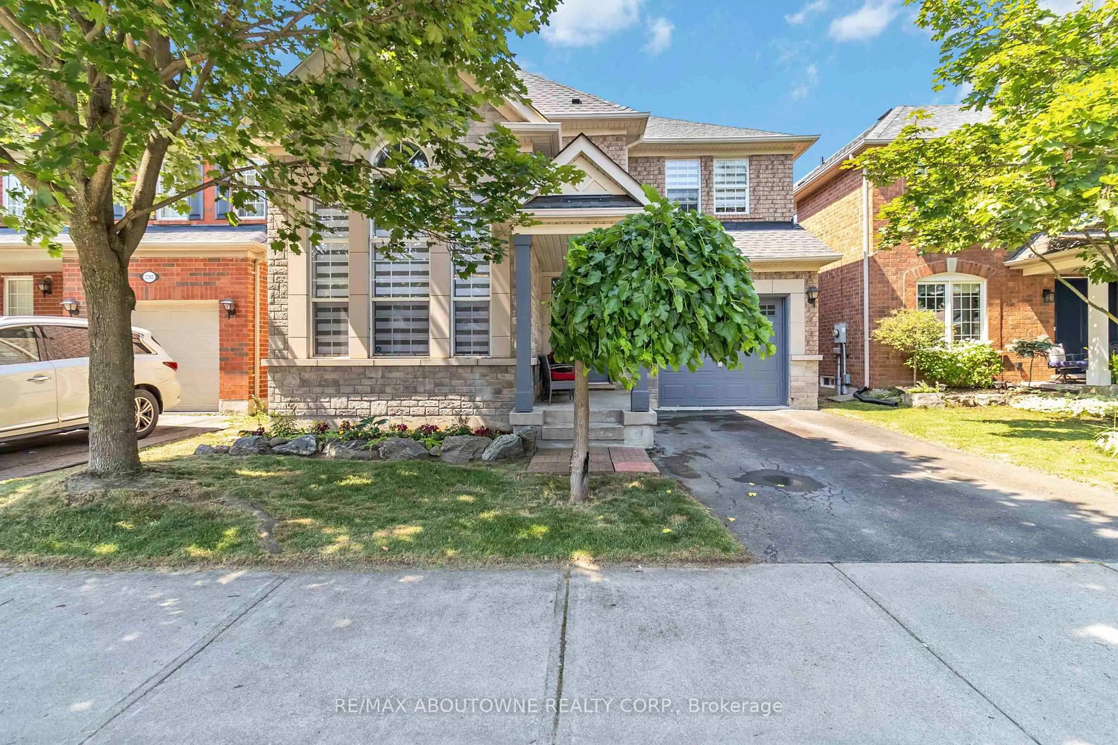 Unknown for 2286 Dunforest Cres, Oakville Ontario L6M 4X3