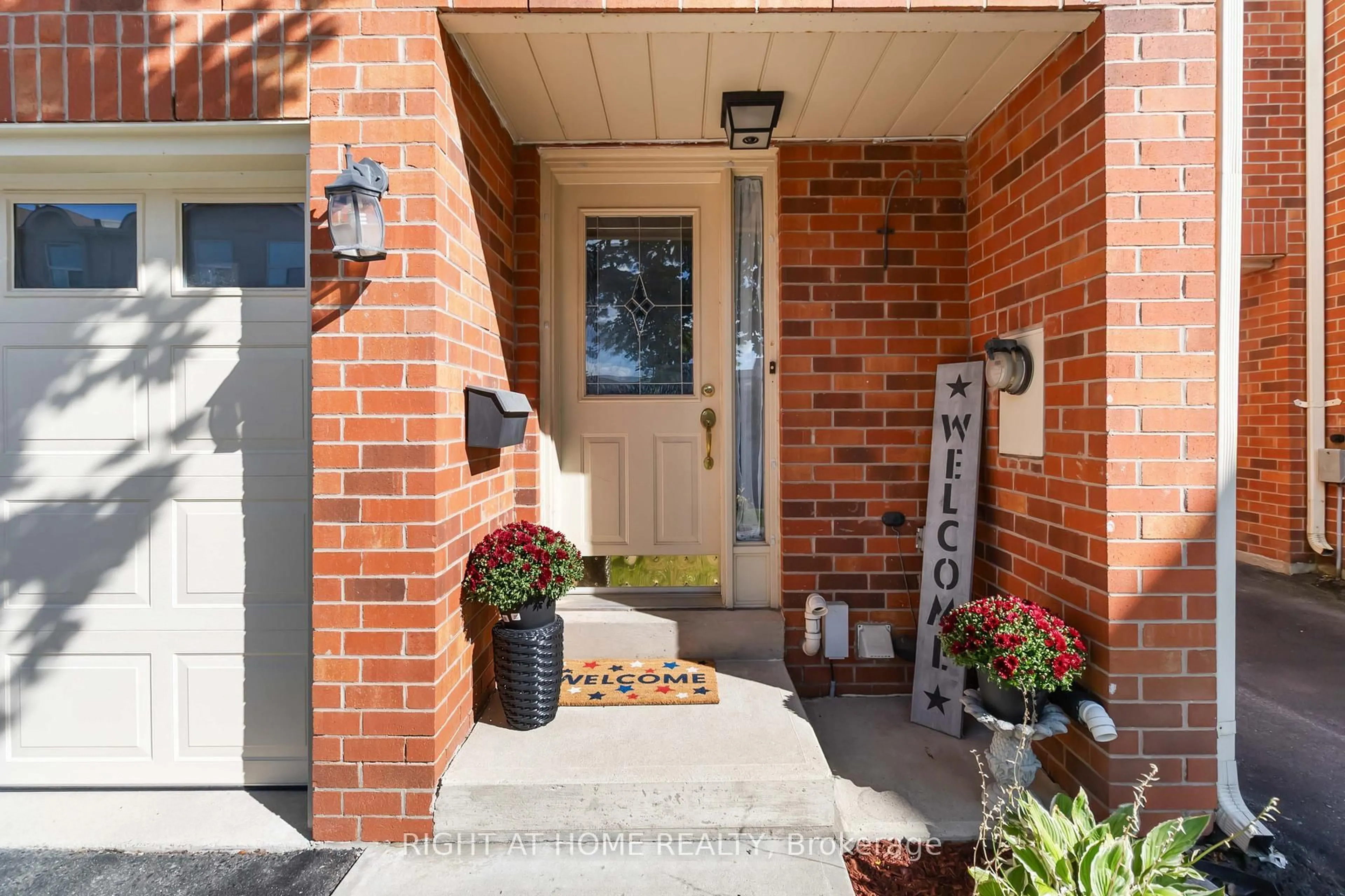 Home with brick exterior material, street for 1520 Reeves Gate #12, Oakville Ontario L6M 3J4