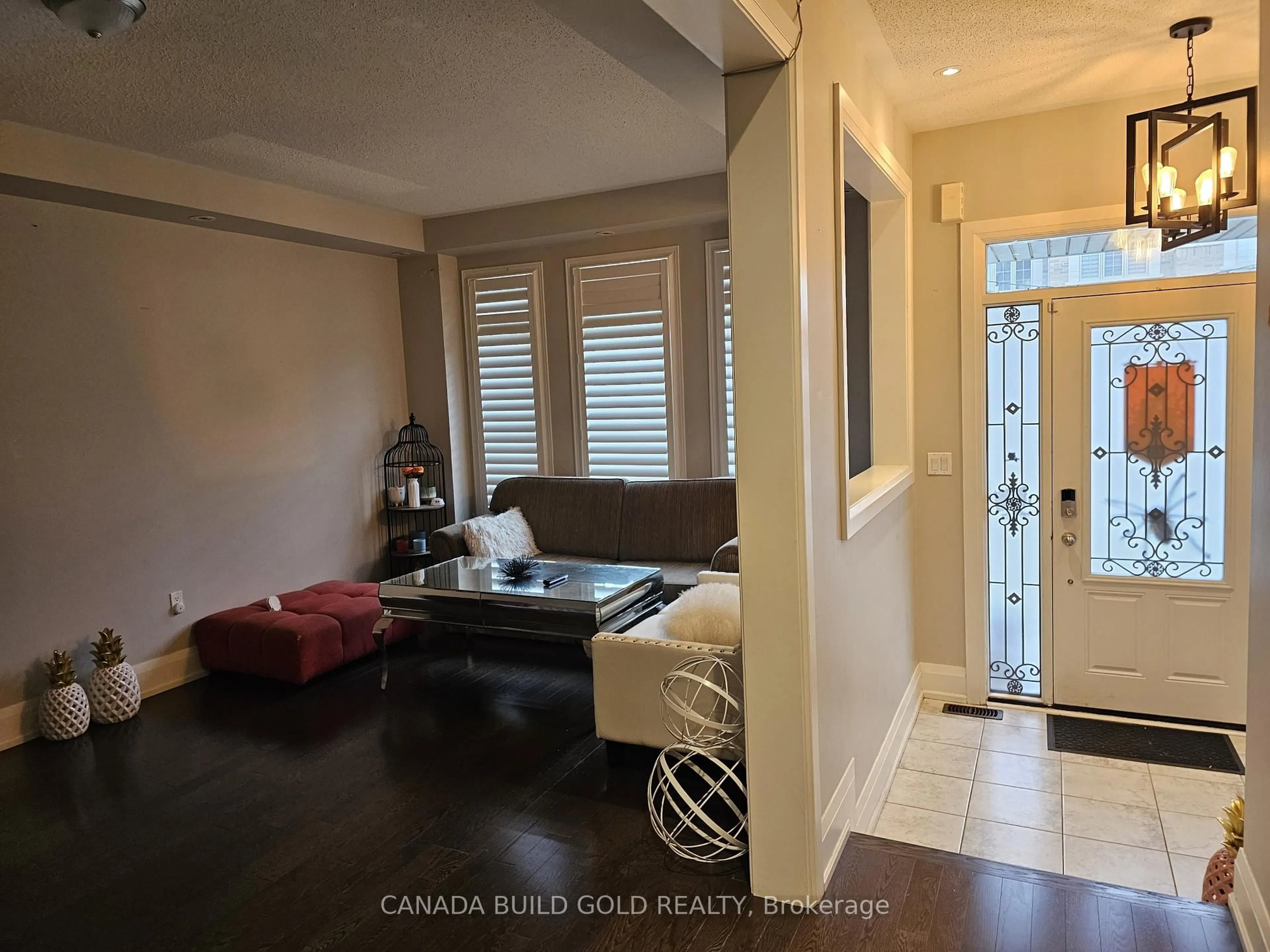 Unknown for 61 Yellowknife Rd, Brampton Ontario L6R 3X5